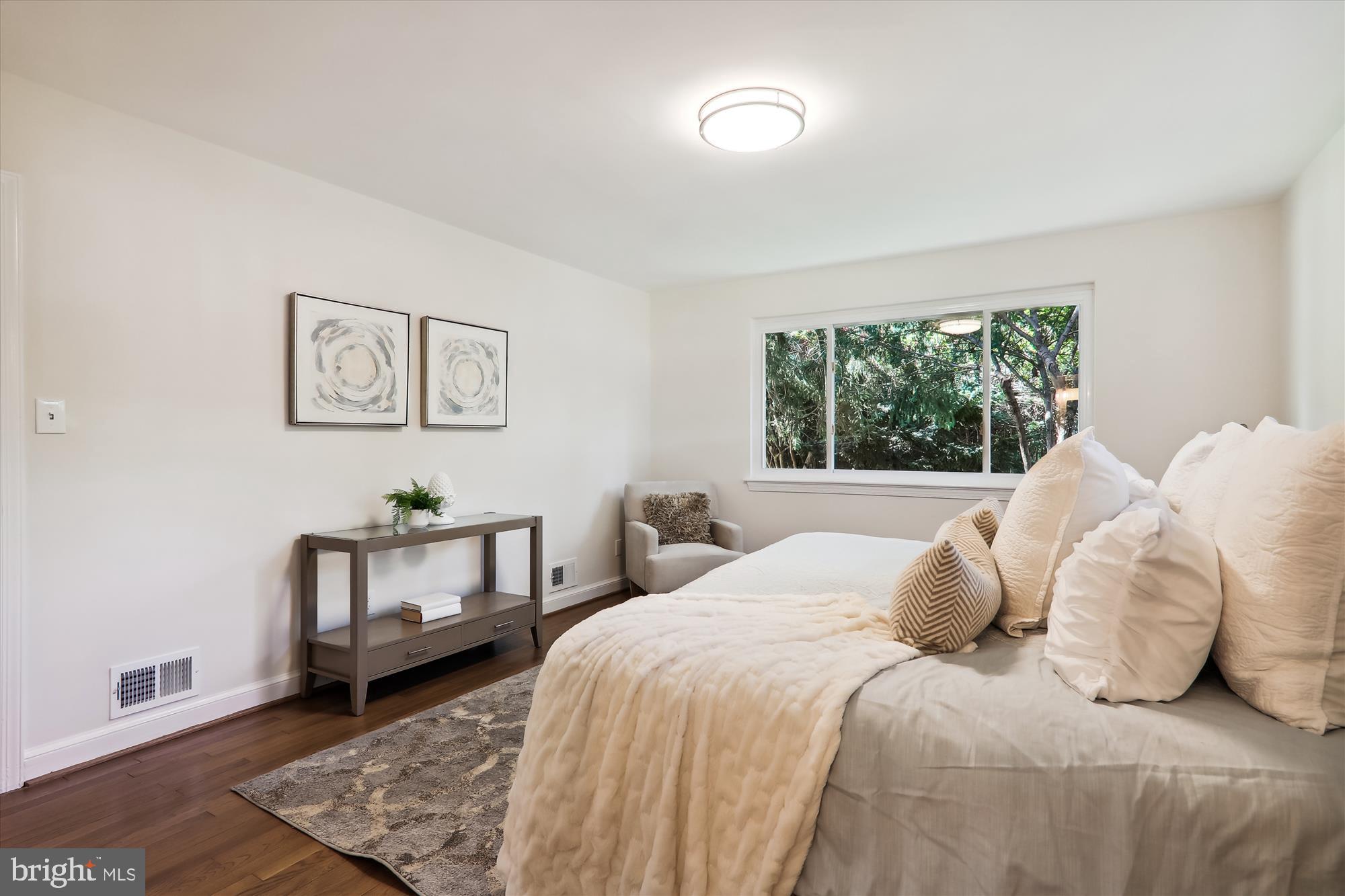 WOODSIDE PARK - Residential