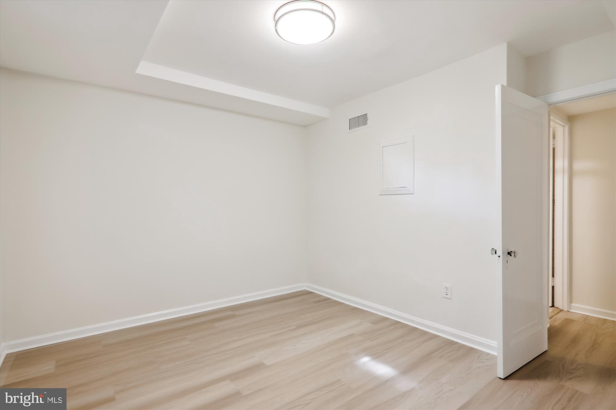 WOODSIDE PARK - Residential