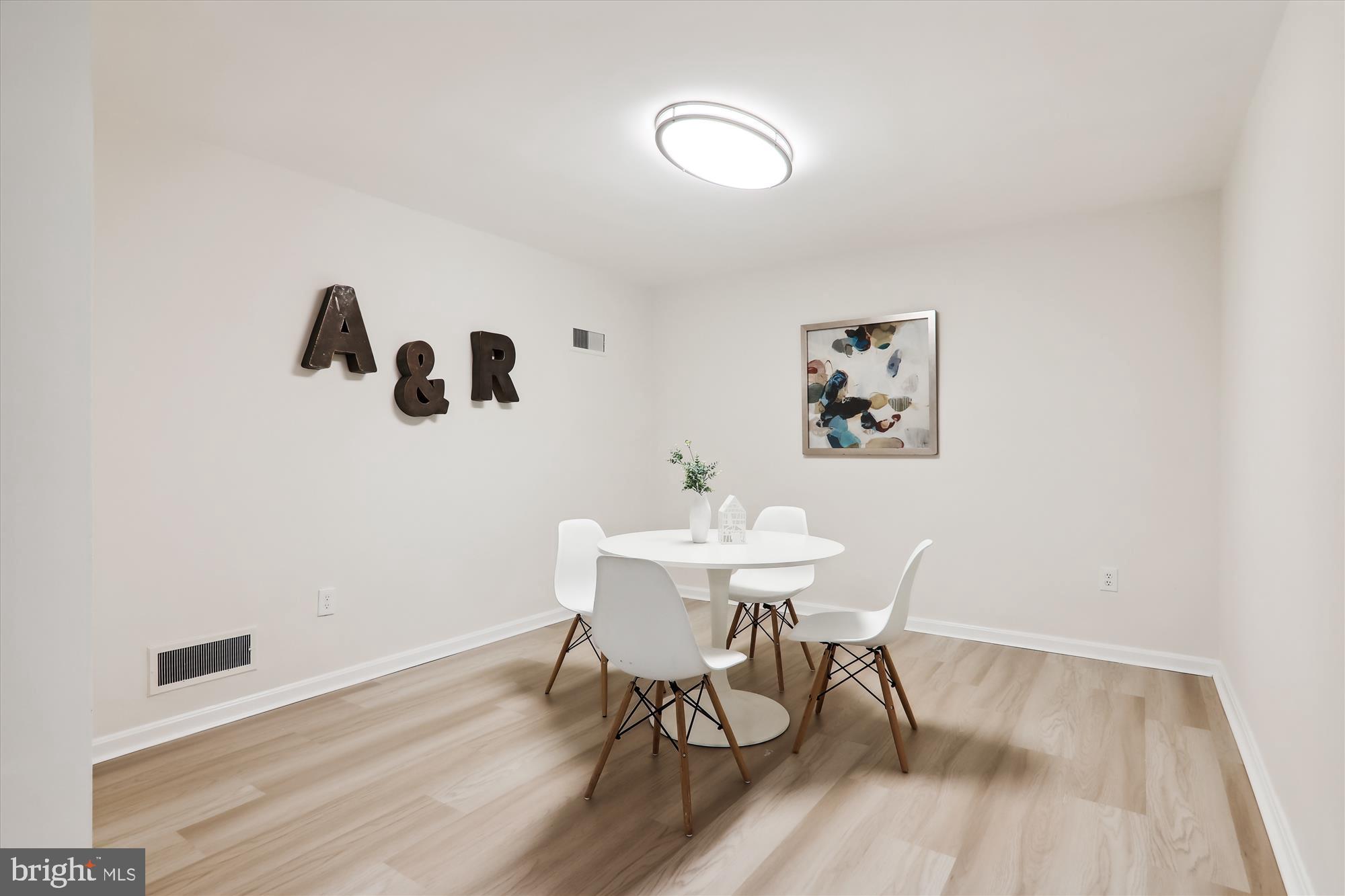 WOODSIDE PARK - Residential