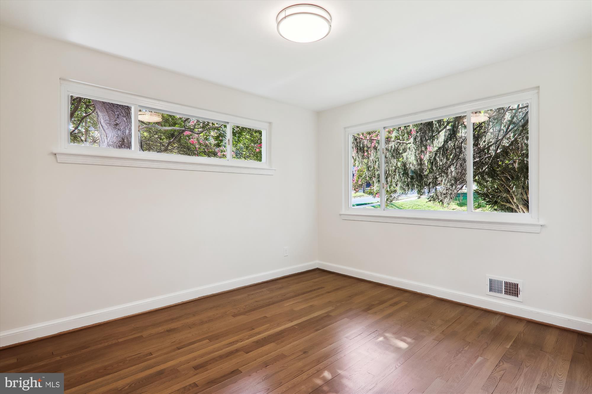 WOODSIDE PARK - Residential