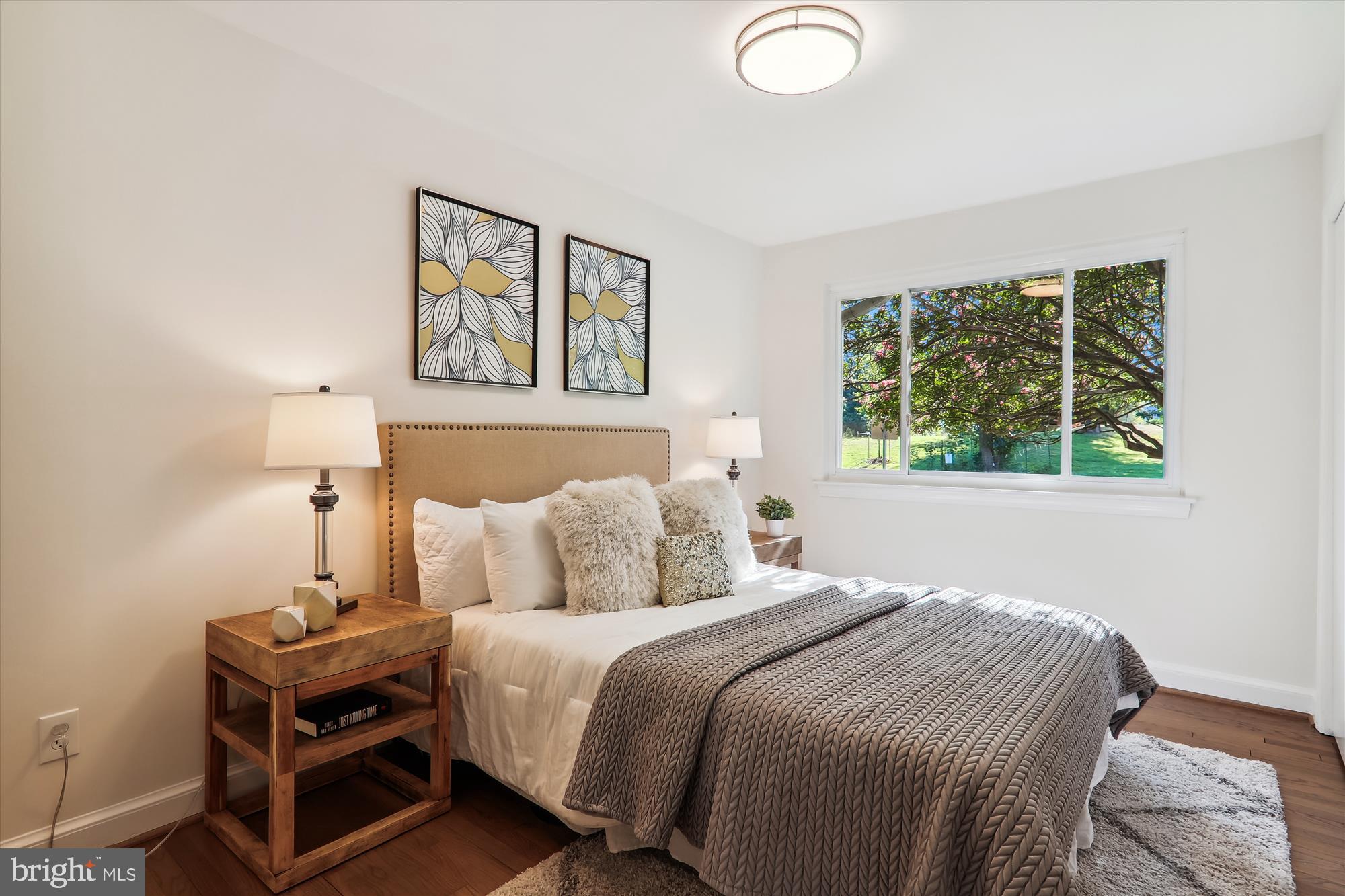 WOODSIDE PARK - Residential