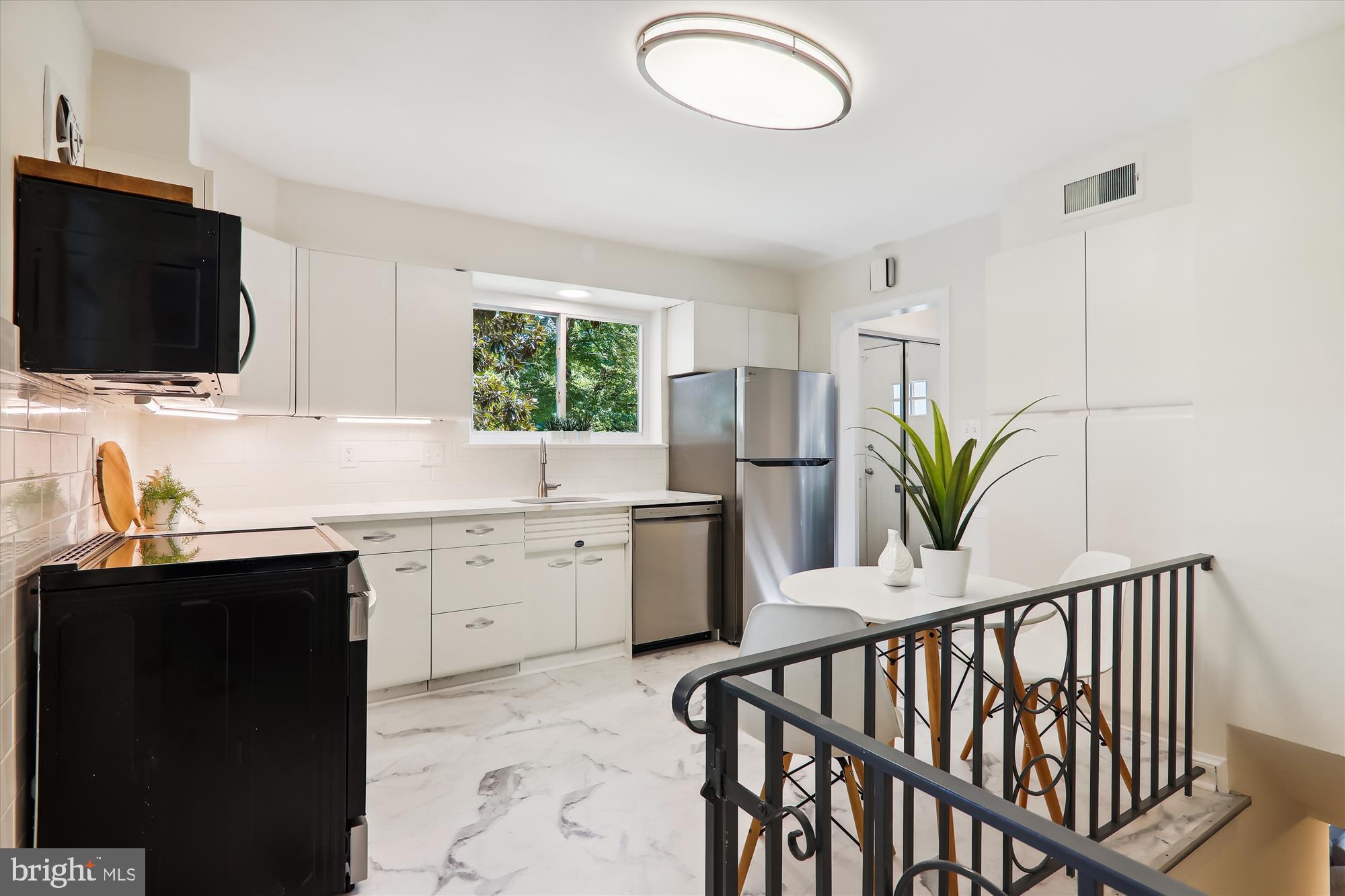 WOODSIDE PARK - Residential