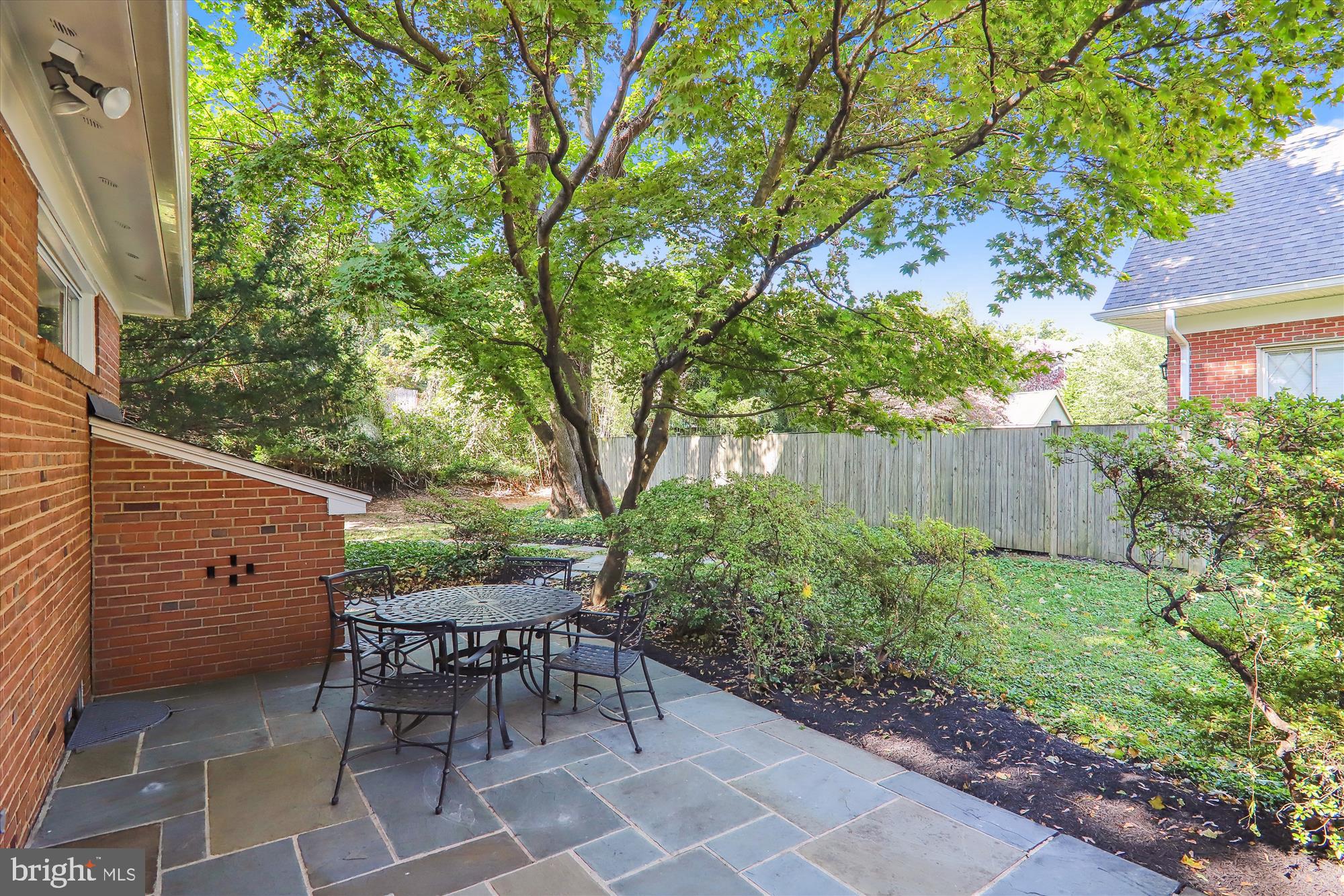 WOODSIDE PARK - Residential