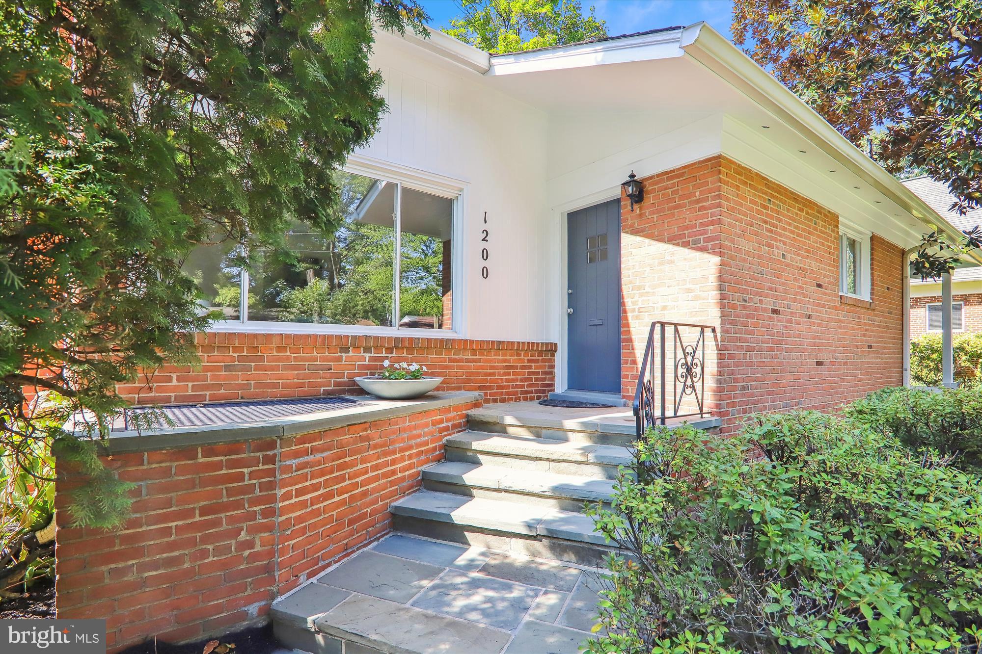 WOODSIDE PARK - Residential