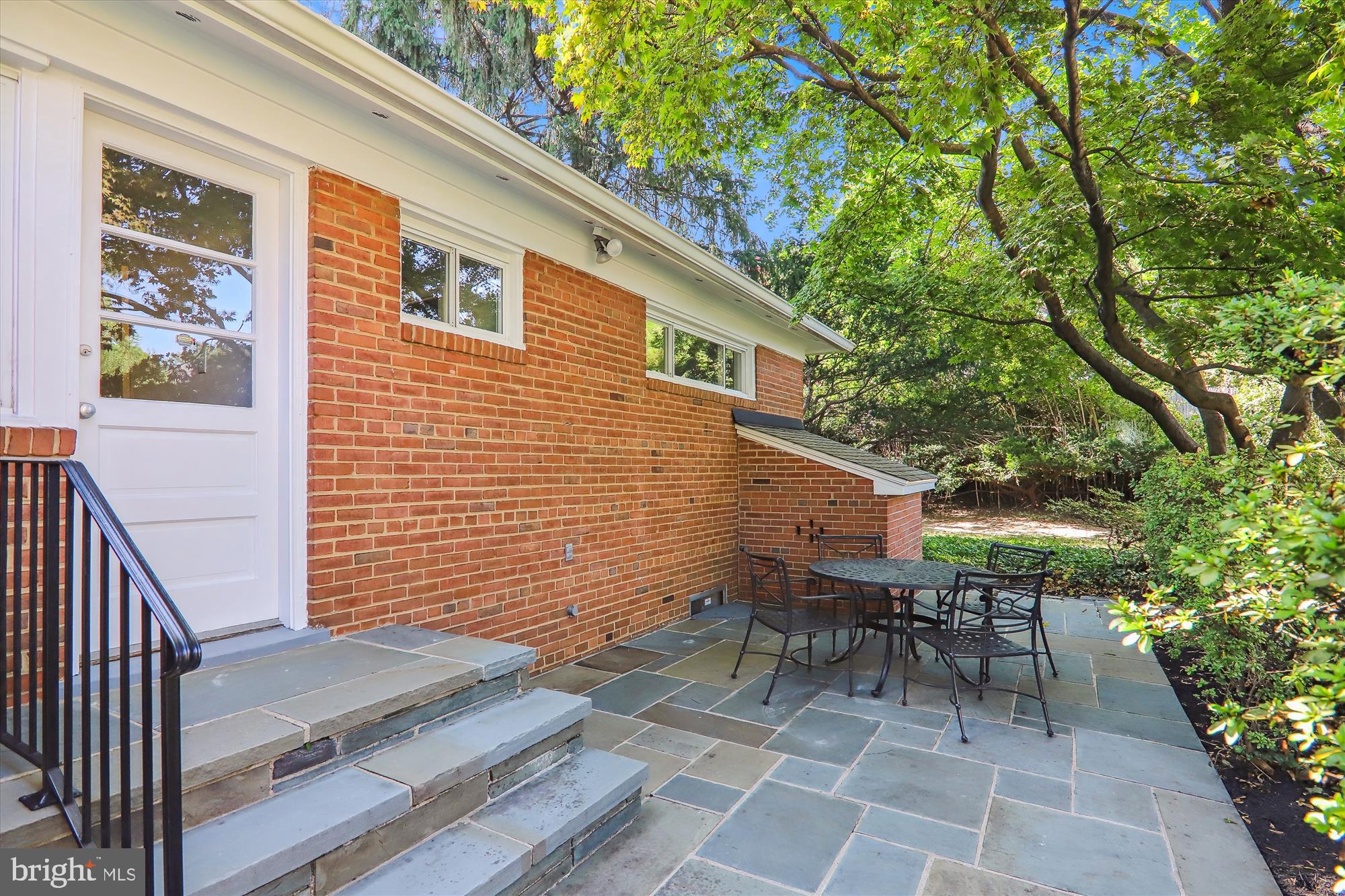 WOODSIDE PARK - Residential