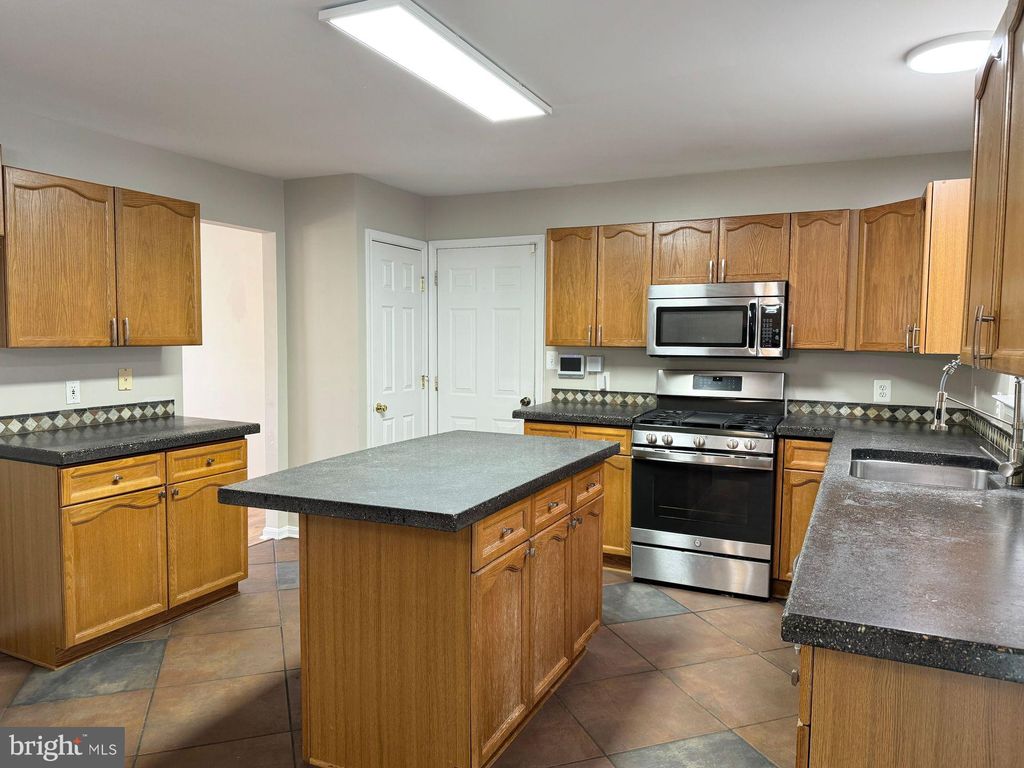 Photo of 3915 N Andover Lane, FREDERICKSBURG, VA 22408 (MLS # VASP2037434)