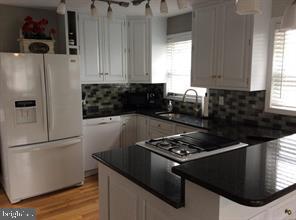 WHEATON WOODS - Residential