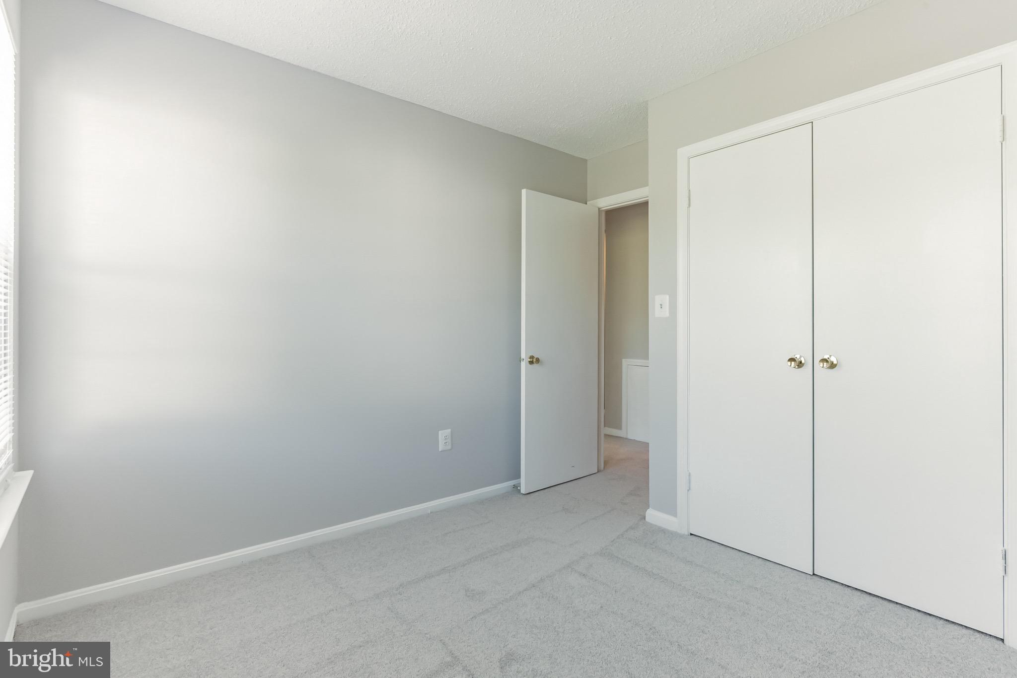 VALLEY STREAM ESTATES - Residential