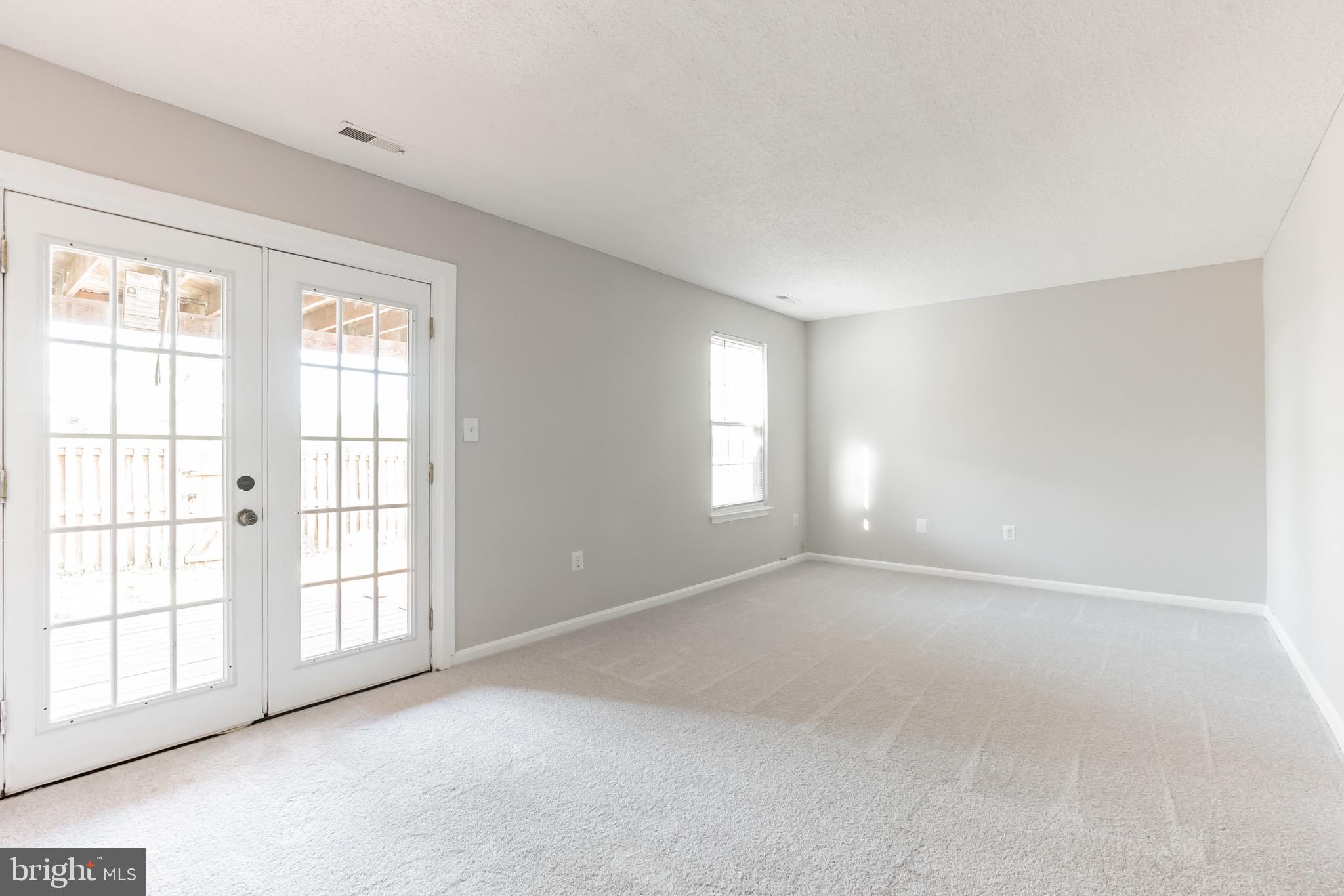 VALLEY STREAM ESTATES - Residential