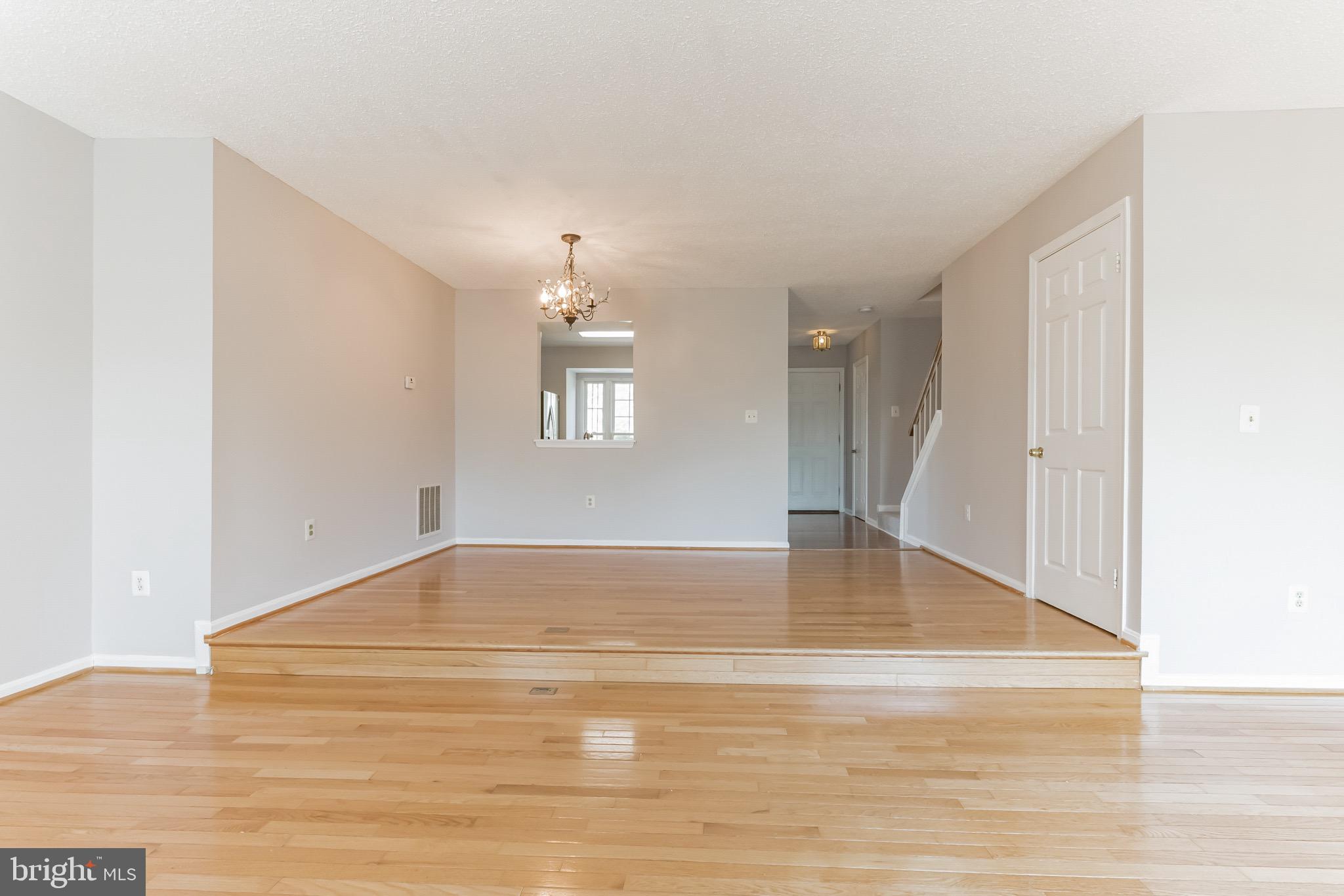 VALLEY STREAM ESTATES - Residential