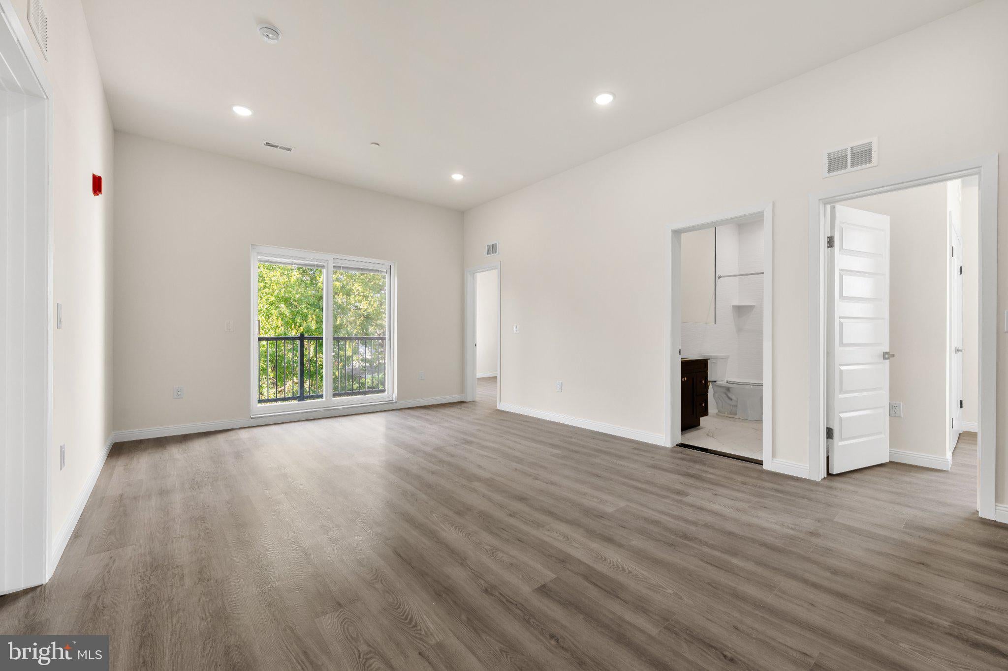 7513 DICKS AVENUE