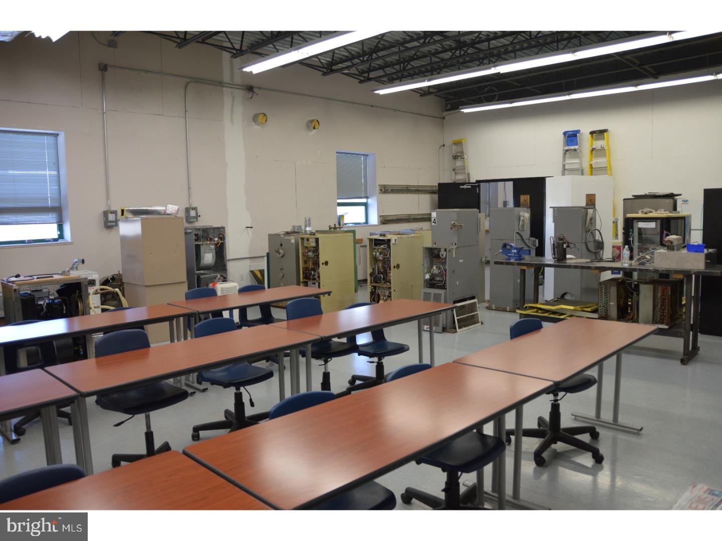 POTTSVILLE - Commercial Sale