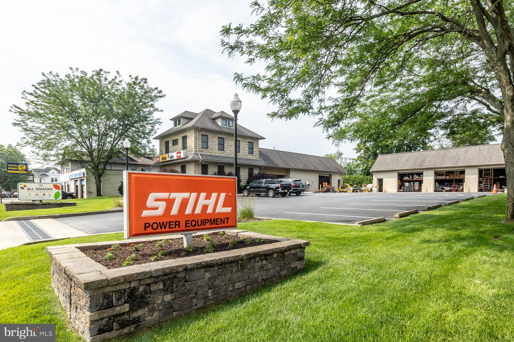 148 S WHITE HORSE PIKE