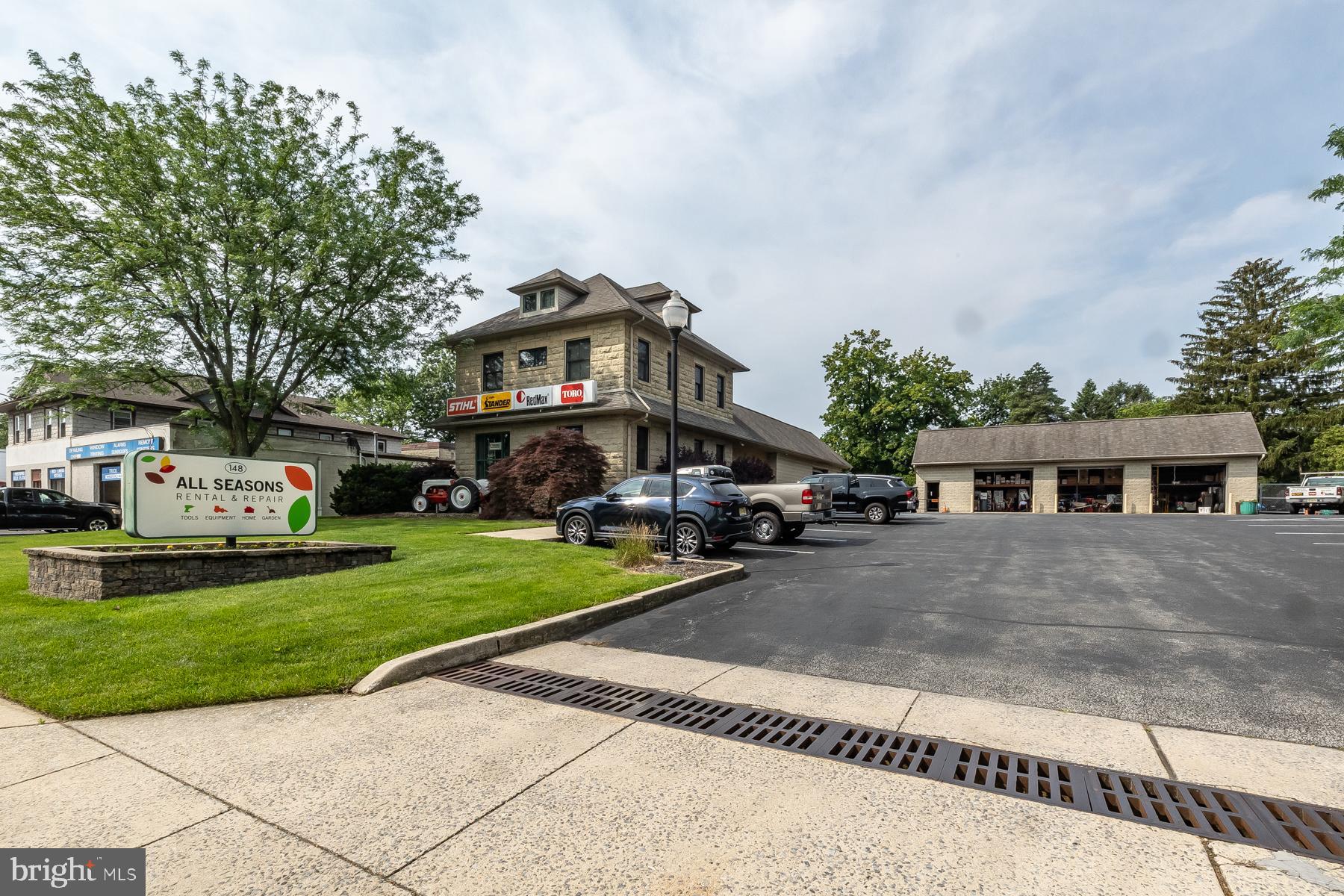 148 S WHITE HORSE PIKE