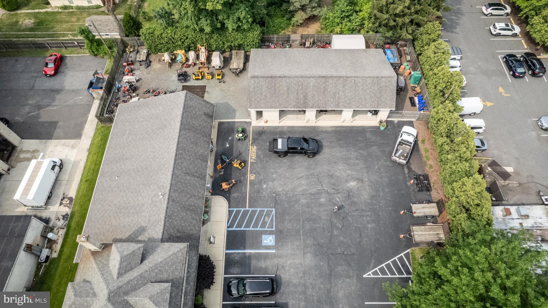 148 S WHITE HORSE PIKE