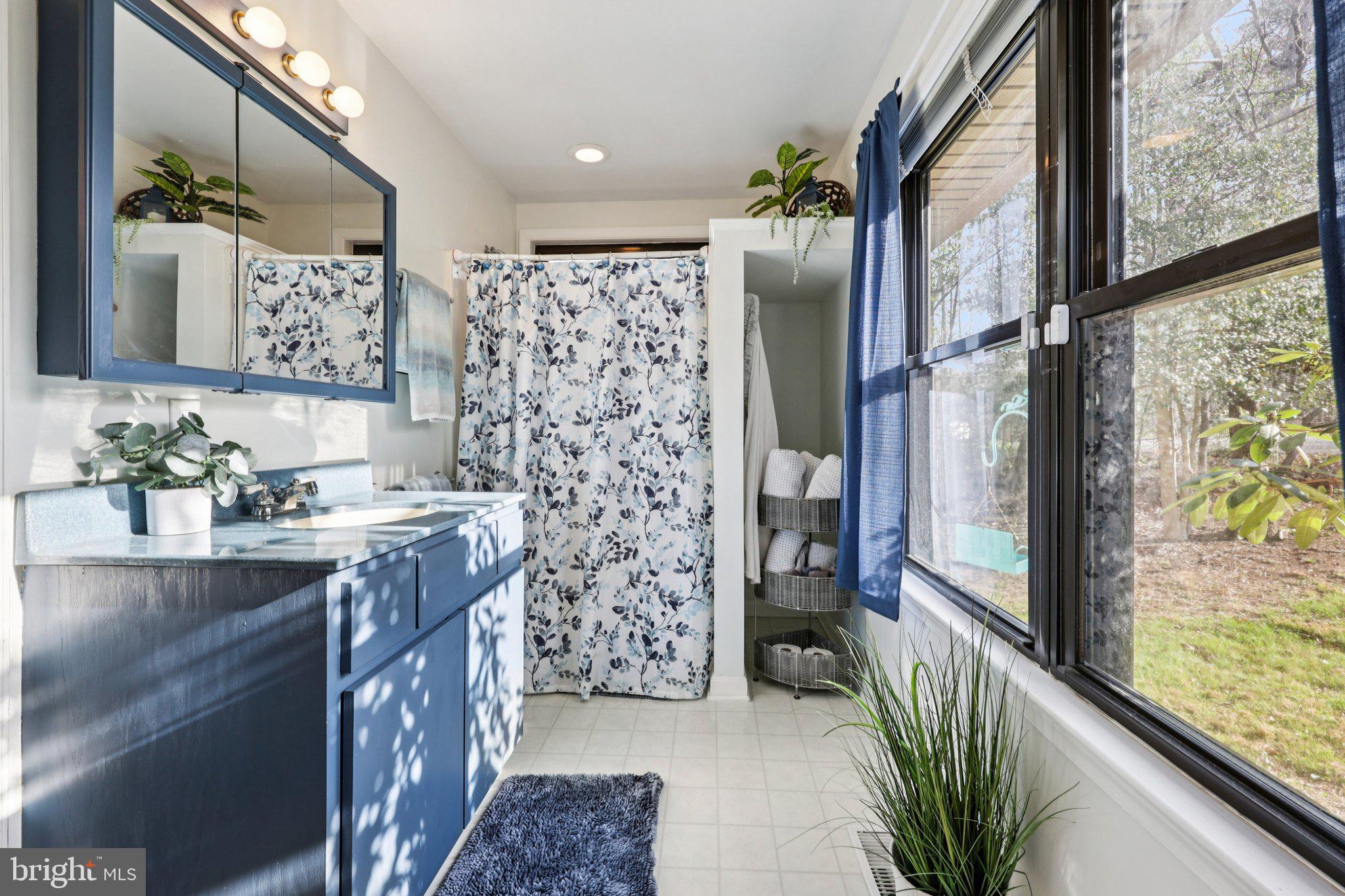 LAKE WILDERNESS - Residential