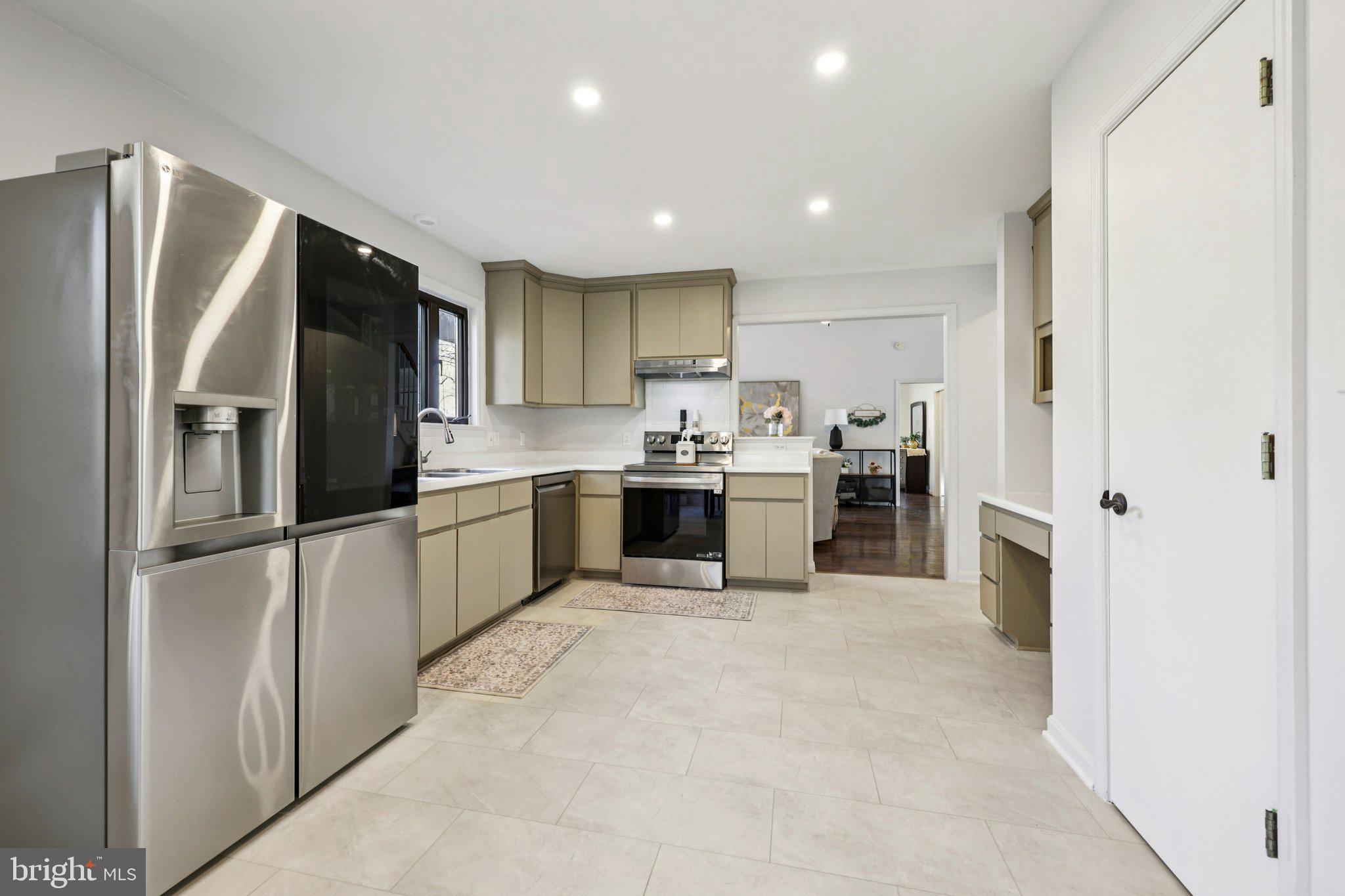 LAKE WILDERNESS - Residential