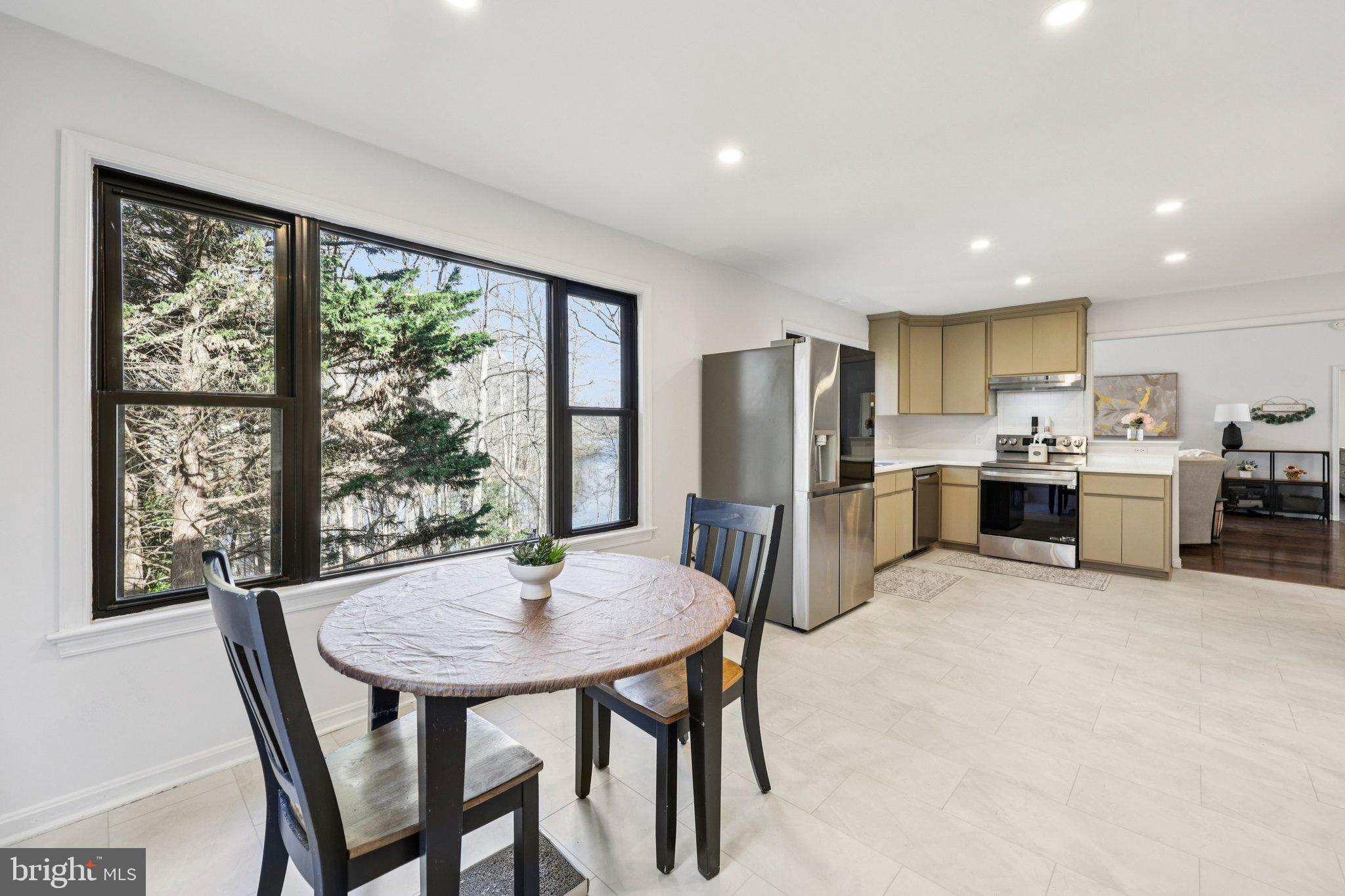 LAKE WILDERNESS - Residential