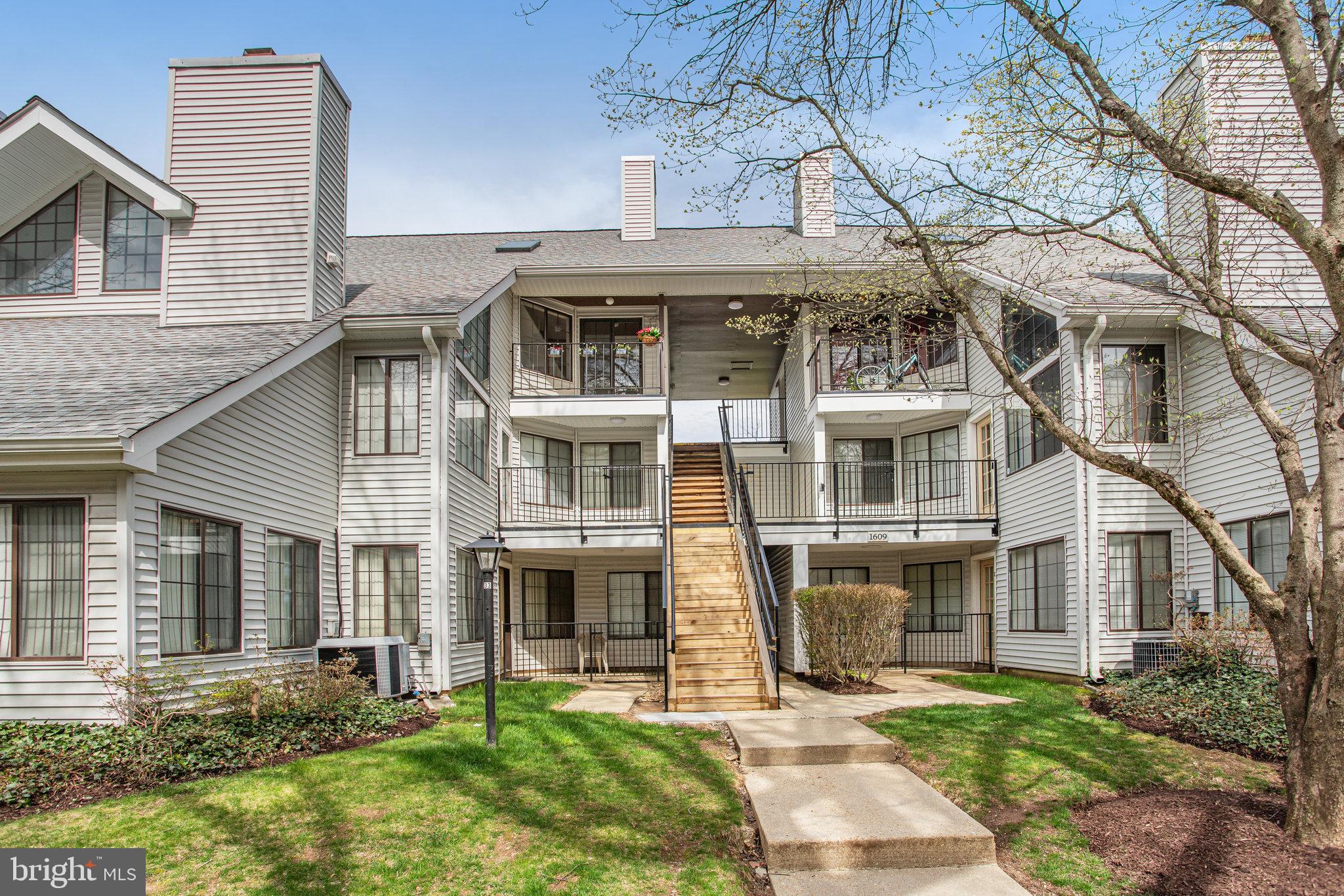 1609 CARRIAGE HOUSE TERRACE C