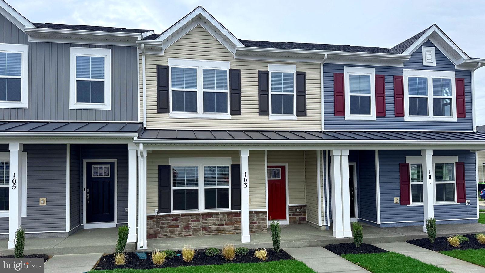 RETREAT AT WINDING CREEK - Residential