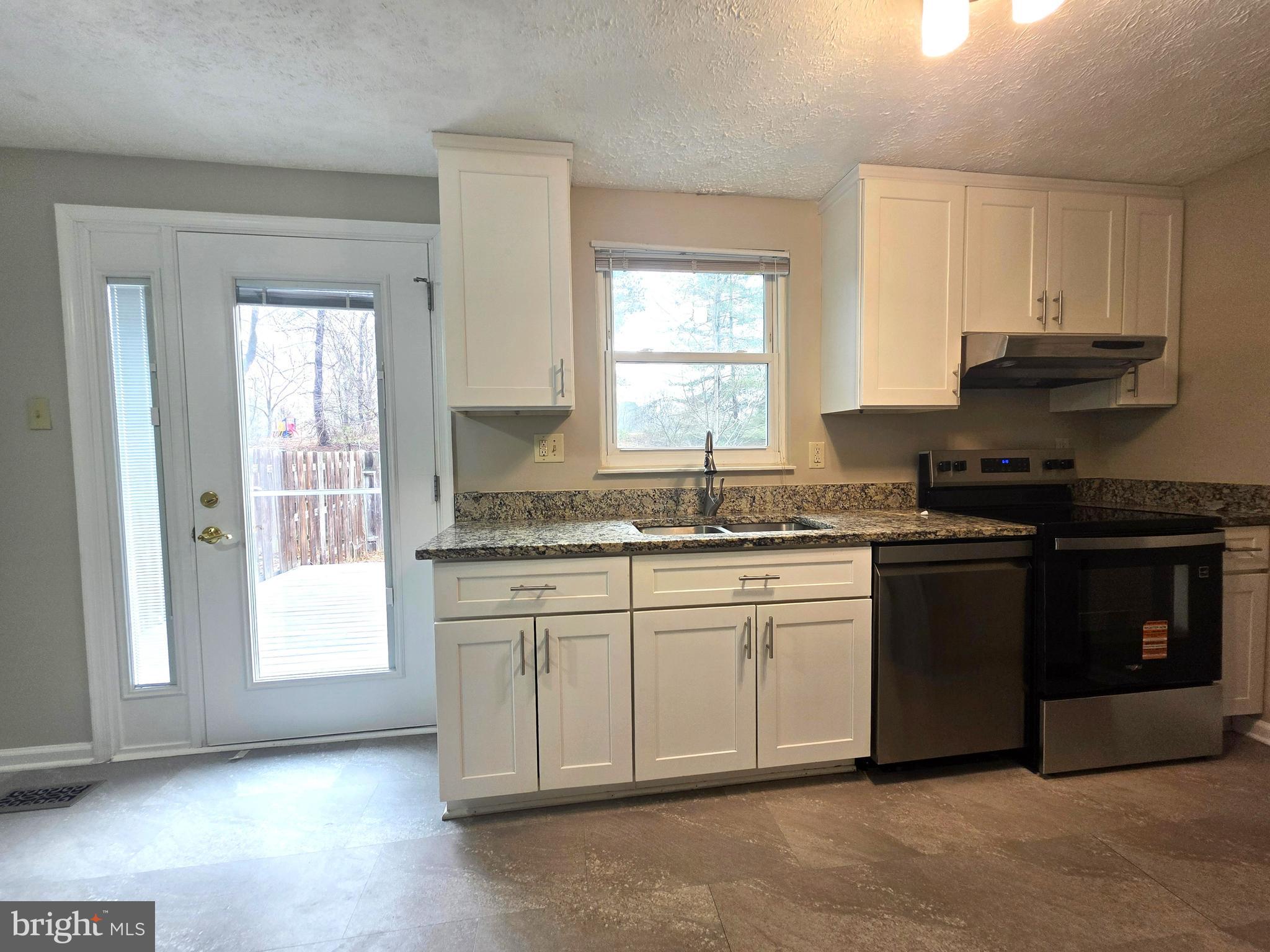 23 DUFIEF COURT