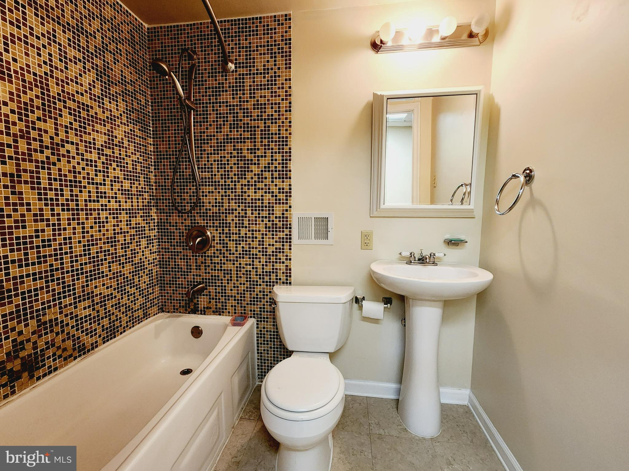 WESTLEIGH - Residential Lease