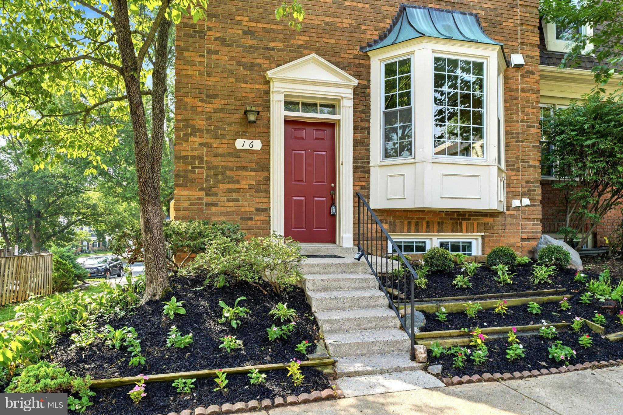16 RITCHFIELD COURT