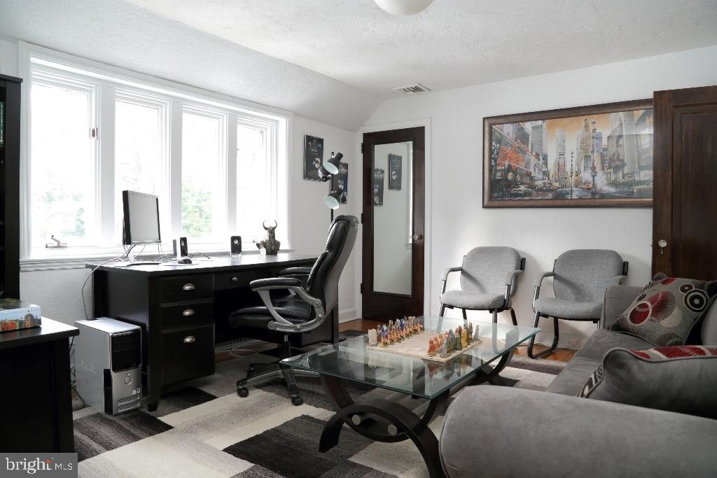 SCHOOL LANE HILLS - Residential