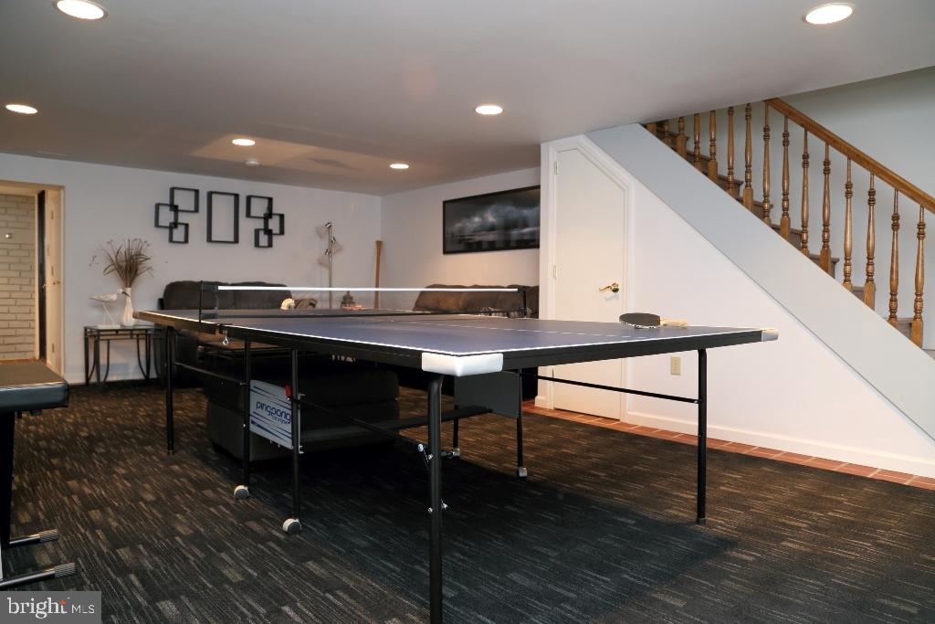 SCHOOL LANE HILLS - Residential