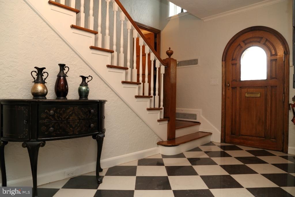 SCHOOL LANE HILLS - Residential