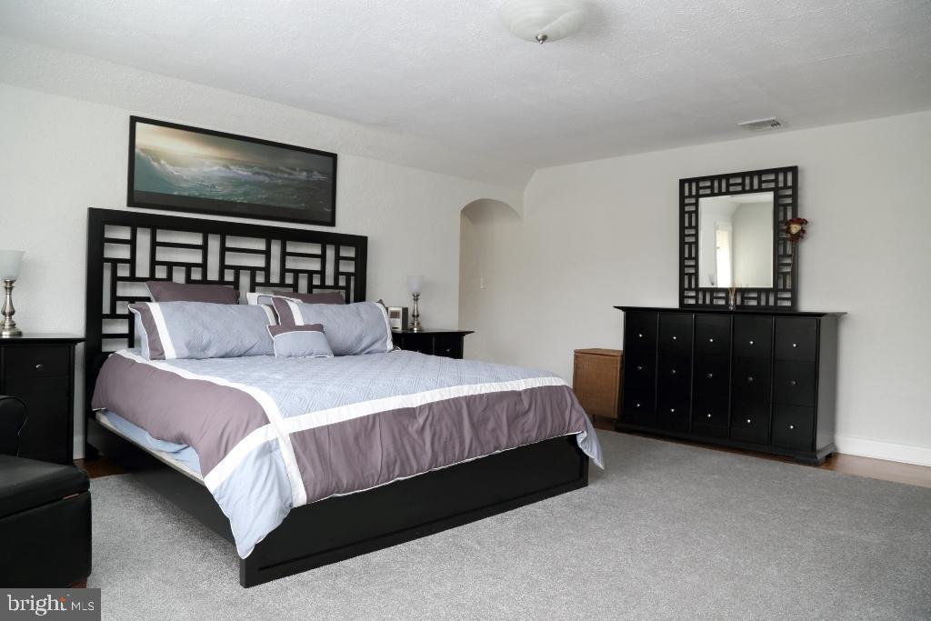 SCHOOL LANE HILLS - Residential