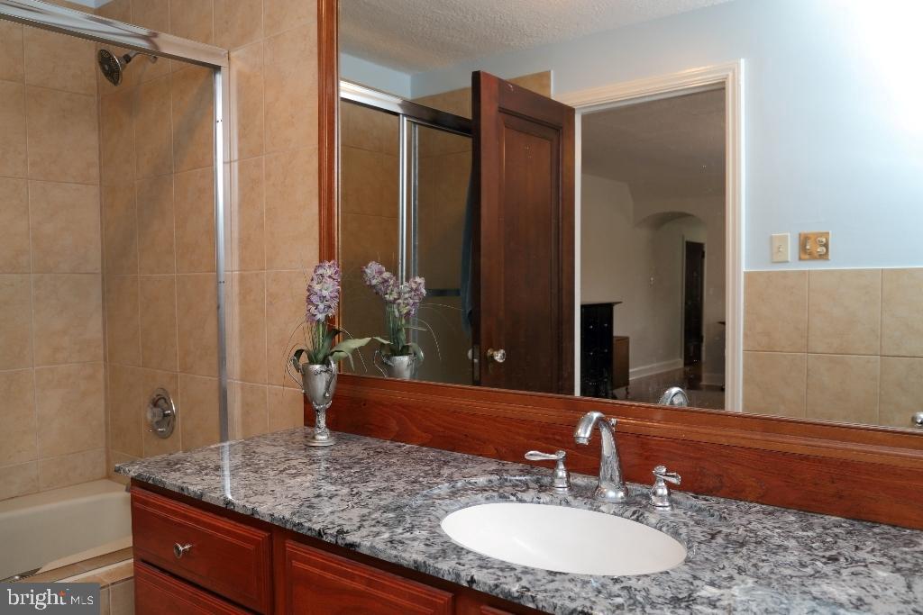 SCHOOL LANE HILLS - Residential