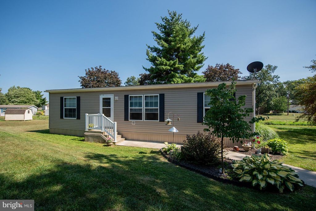 Photo of 721 FALLON DR, LANCASTER, PA 17601 (MLS # PALA2039640)