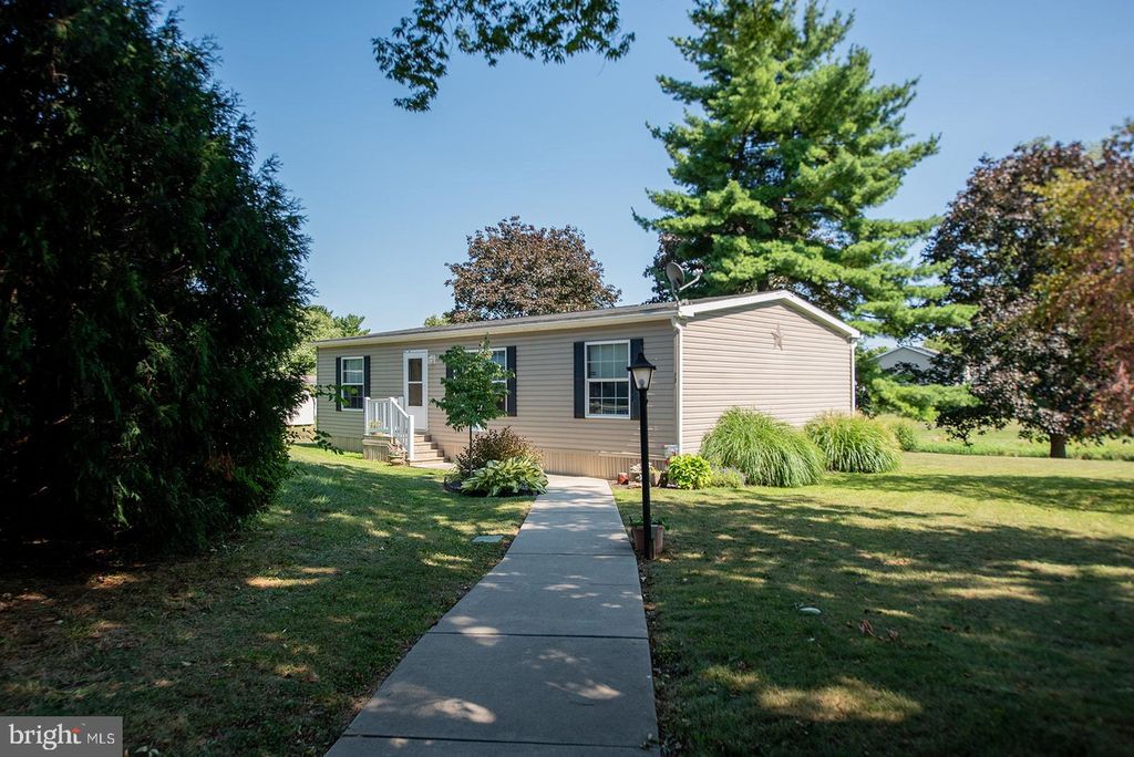 Photo of 721 FALLON DR, LANCASTER, PA 17601 (MLS # PALA2039640)