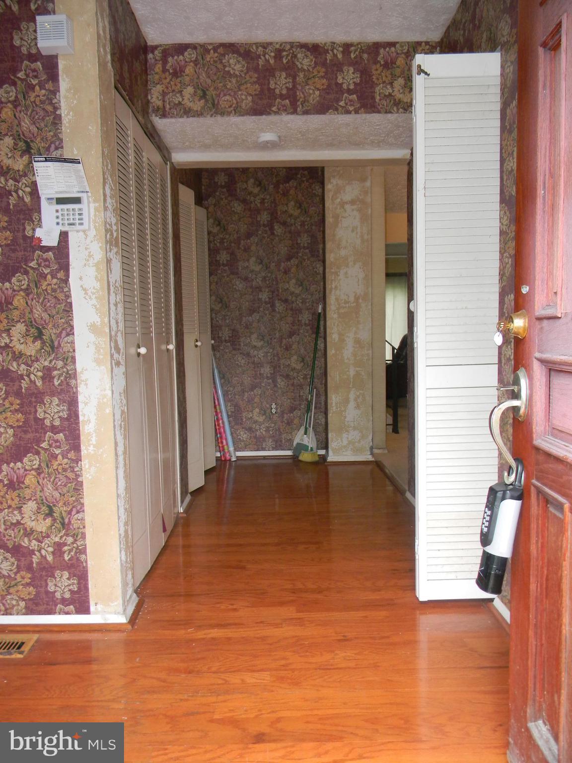 WINDSOR  MILL - Residential