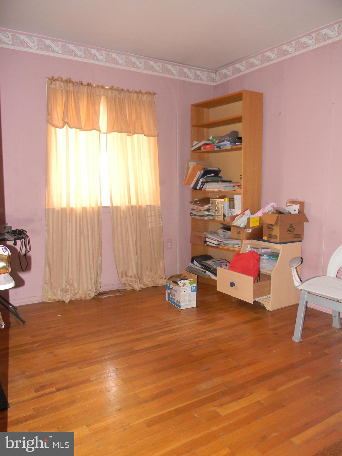 WINDSOR  MILL - Residential