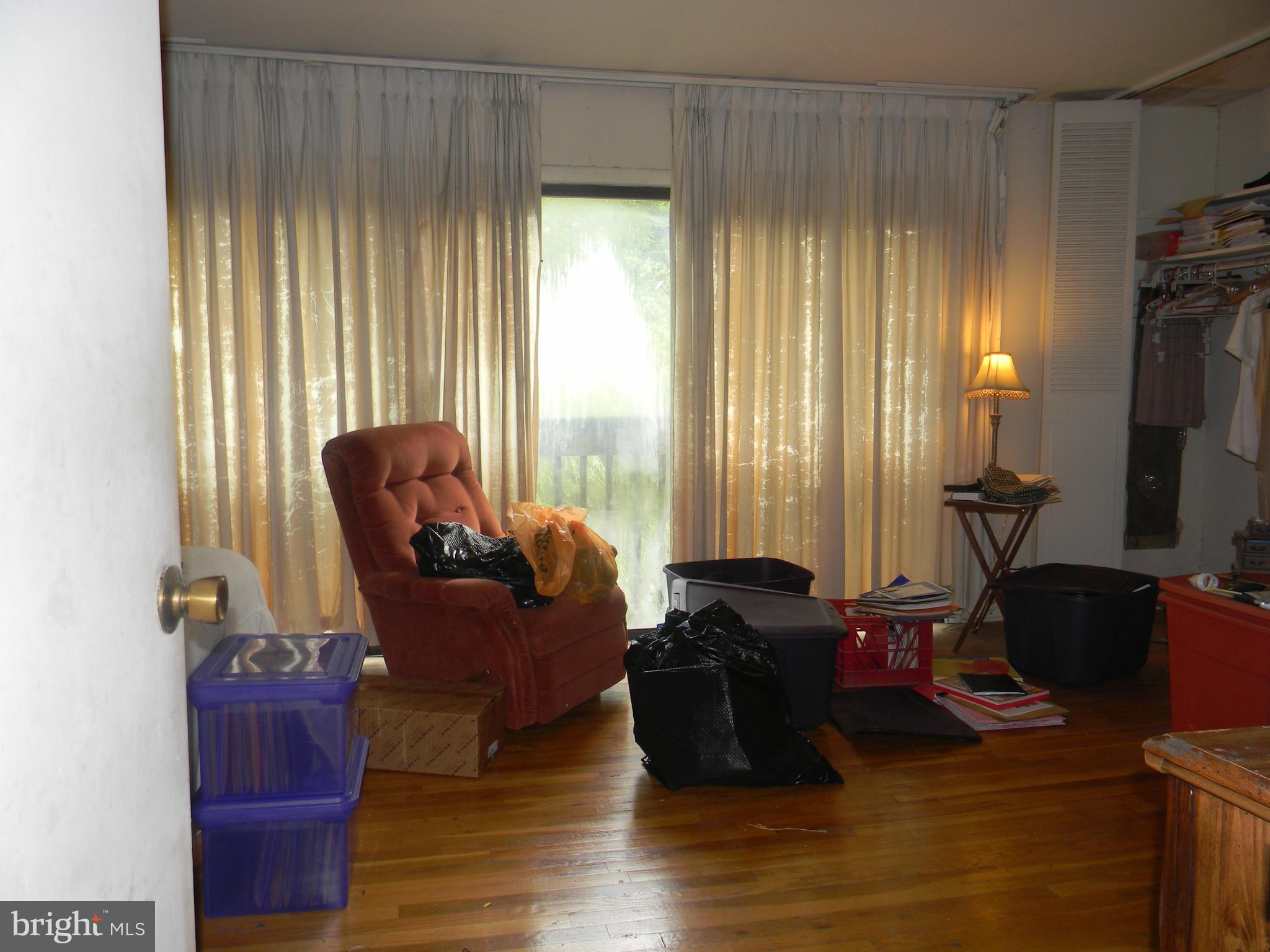 WINDSOR  MILL - Residential