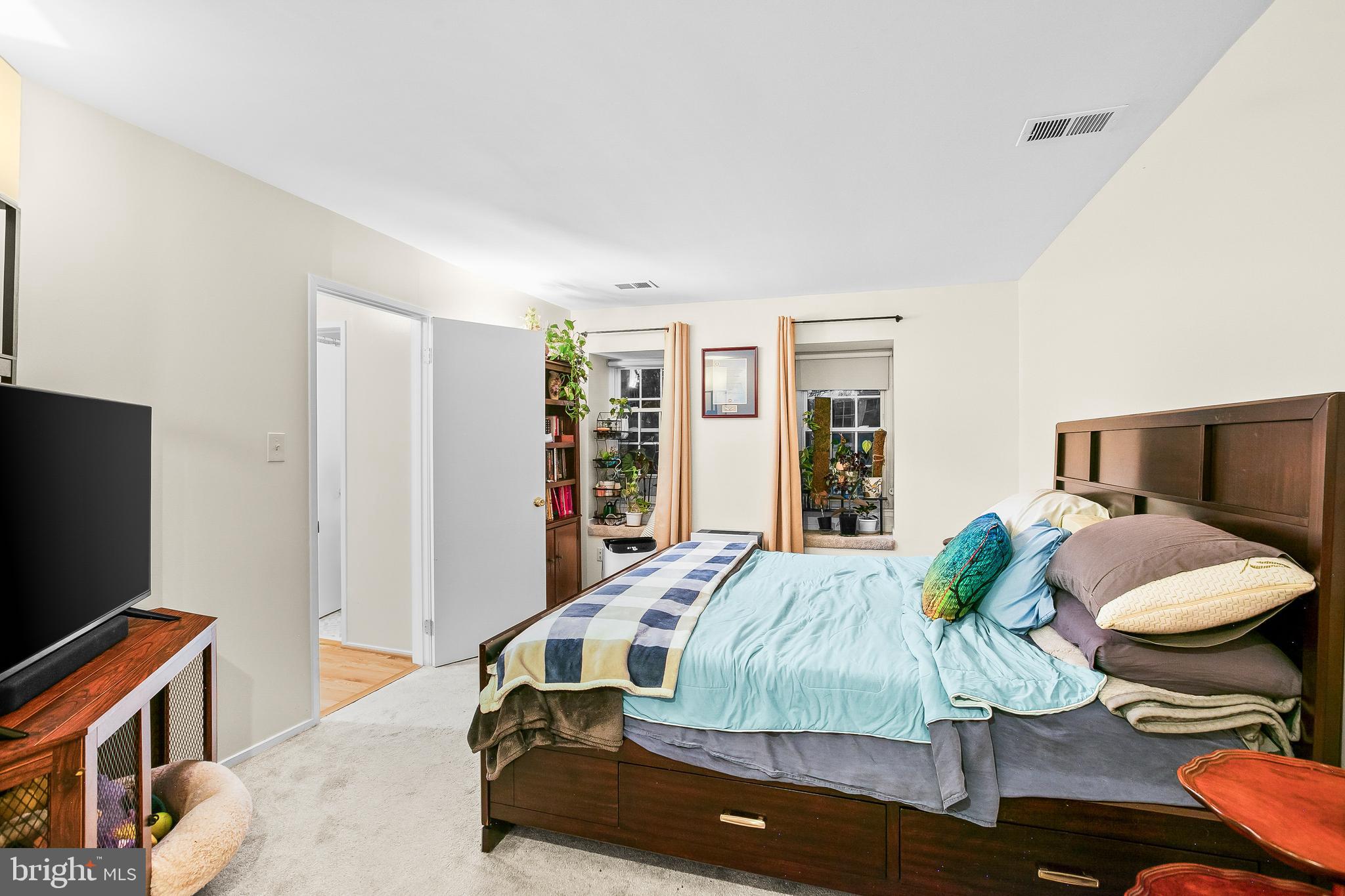 HUNTERS WOODS - Residential