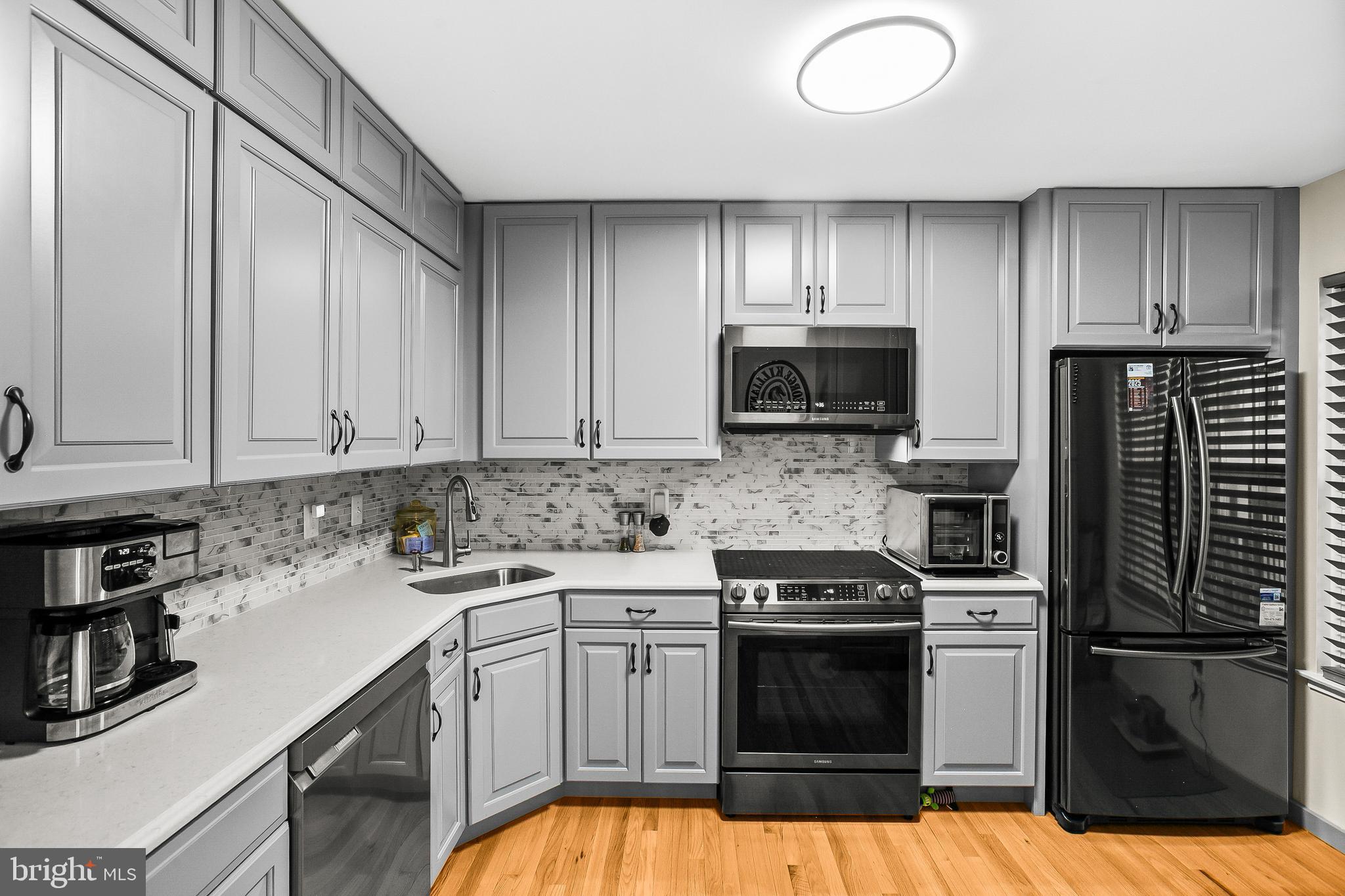 2418 RIDGEHAMPTON COURT