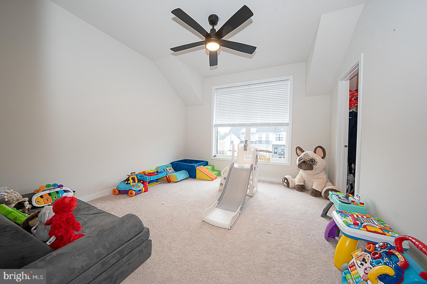 RESERVE AT CENTER SQUARE - Residential