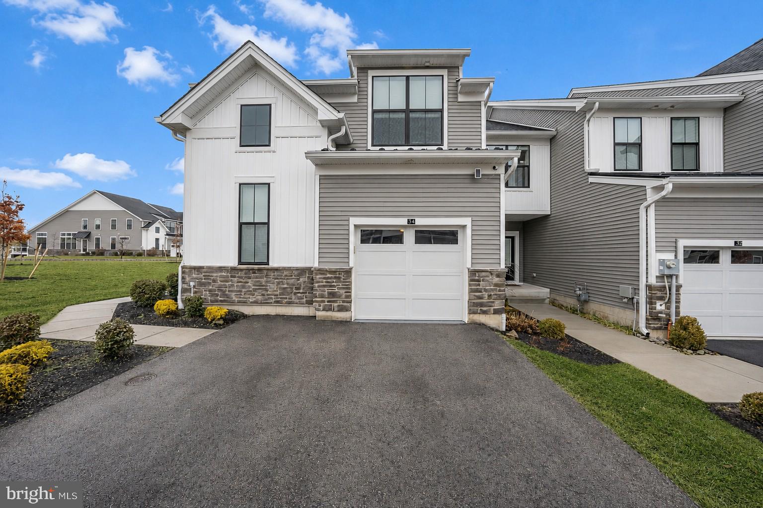 RESERVE AT CENTER SQUARE - Residential
