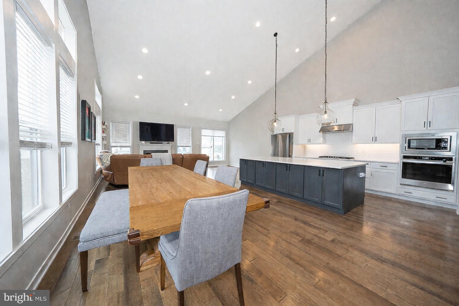 RESERVE AT CENTER SQUARE - Residential