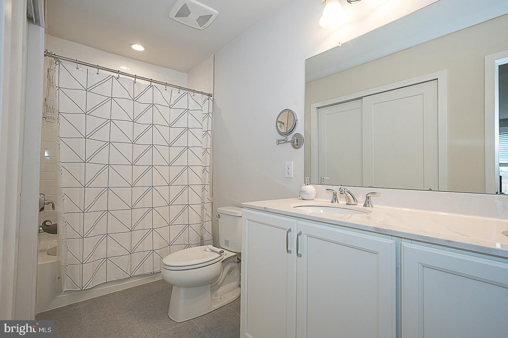 RESERVE AT CENTER SQUARE - Residential