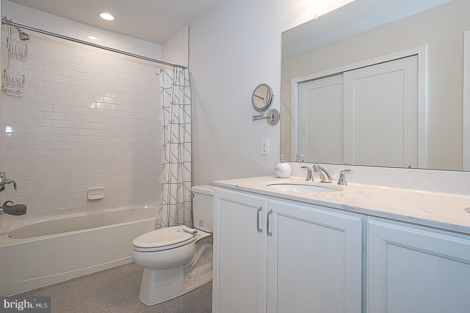 RESERVE AT CENTER SQUARE - Residential