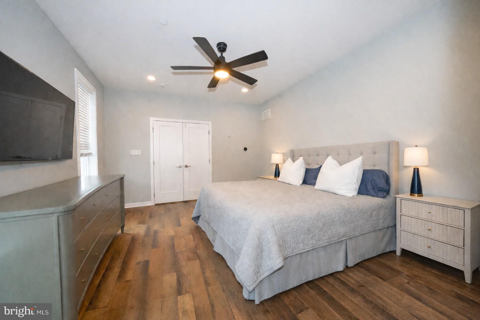 RESERVE AT CENTER SQUARE - Residential