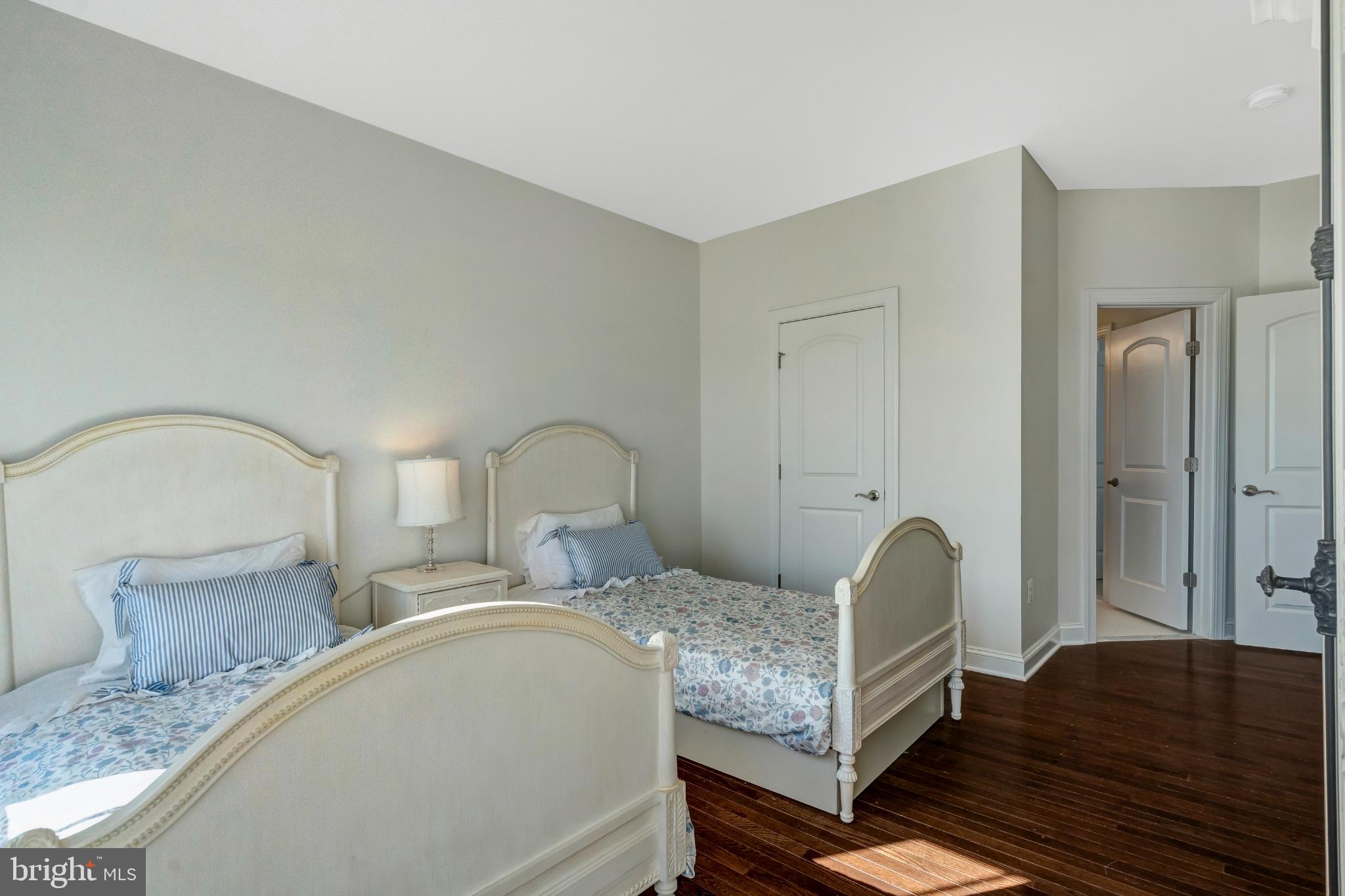 BURSTEIN - Residential