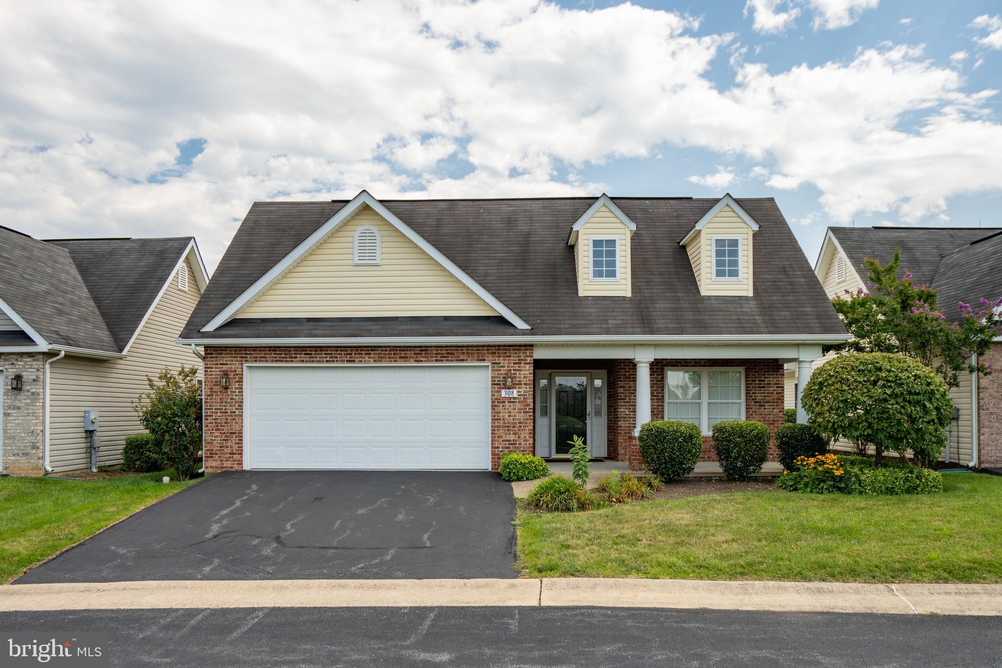 CROSS CREEK VILLAGE - Residential