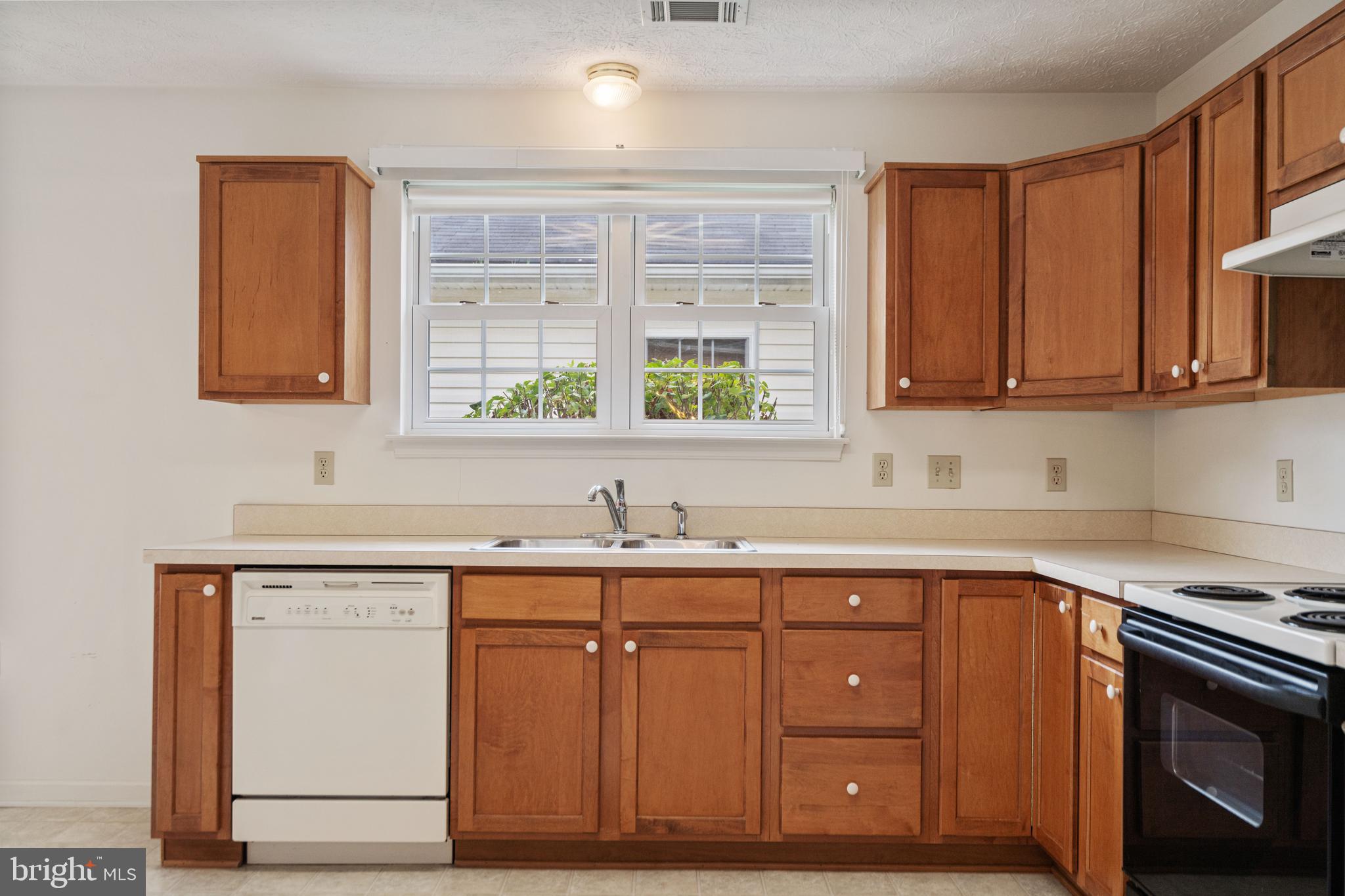 CROSS CREEK VILLAGE - Residential