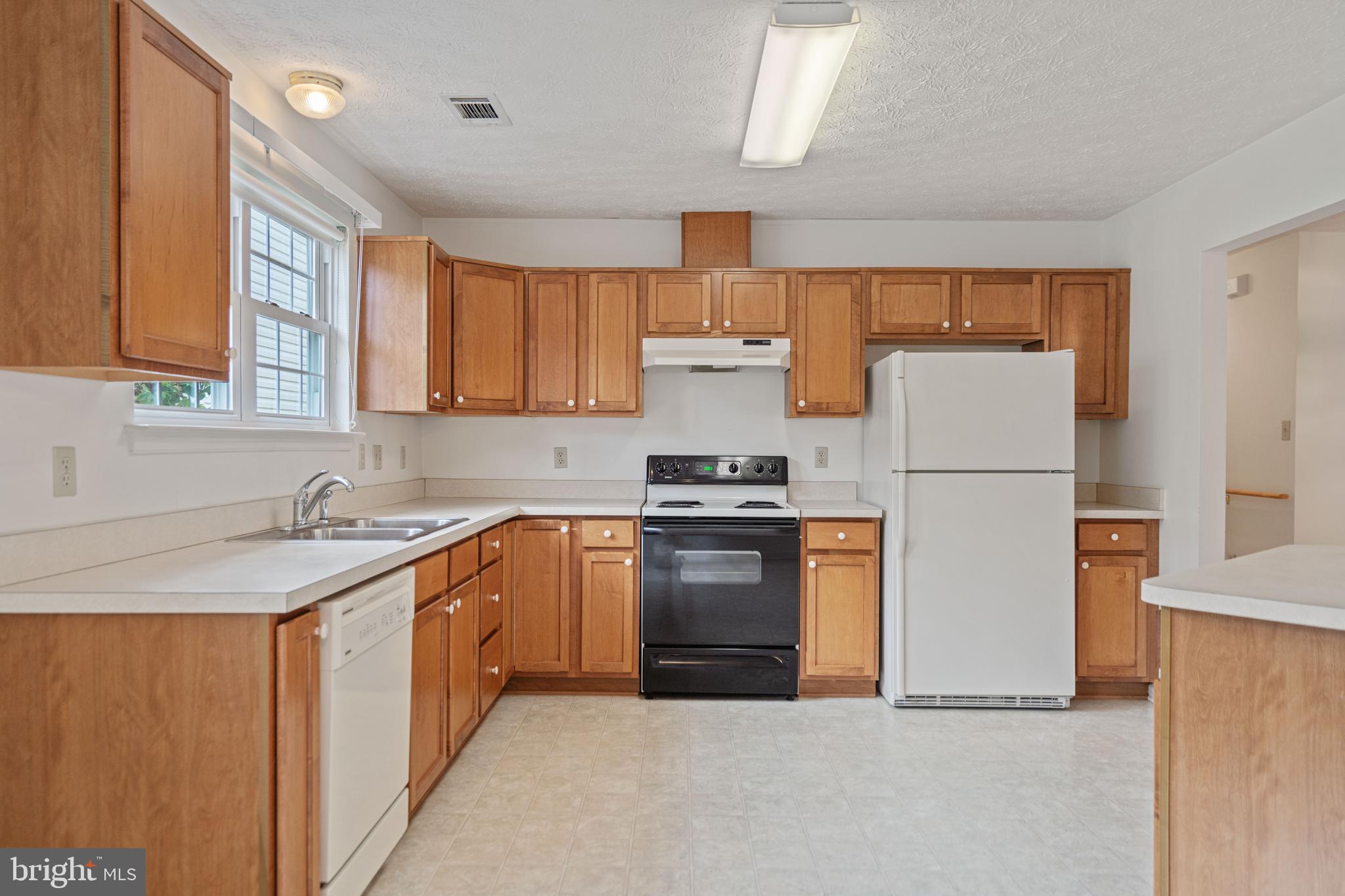 CROSS CREEK VILLAGE - Residential