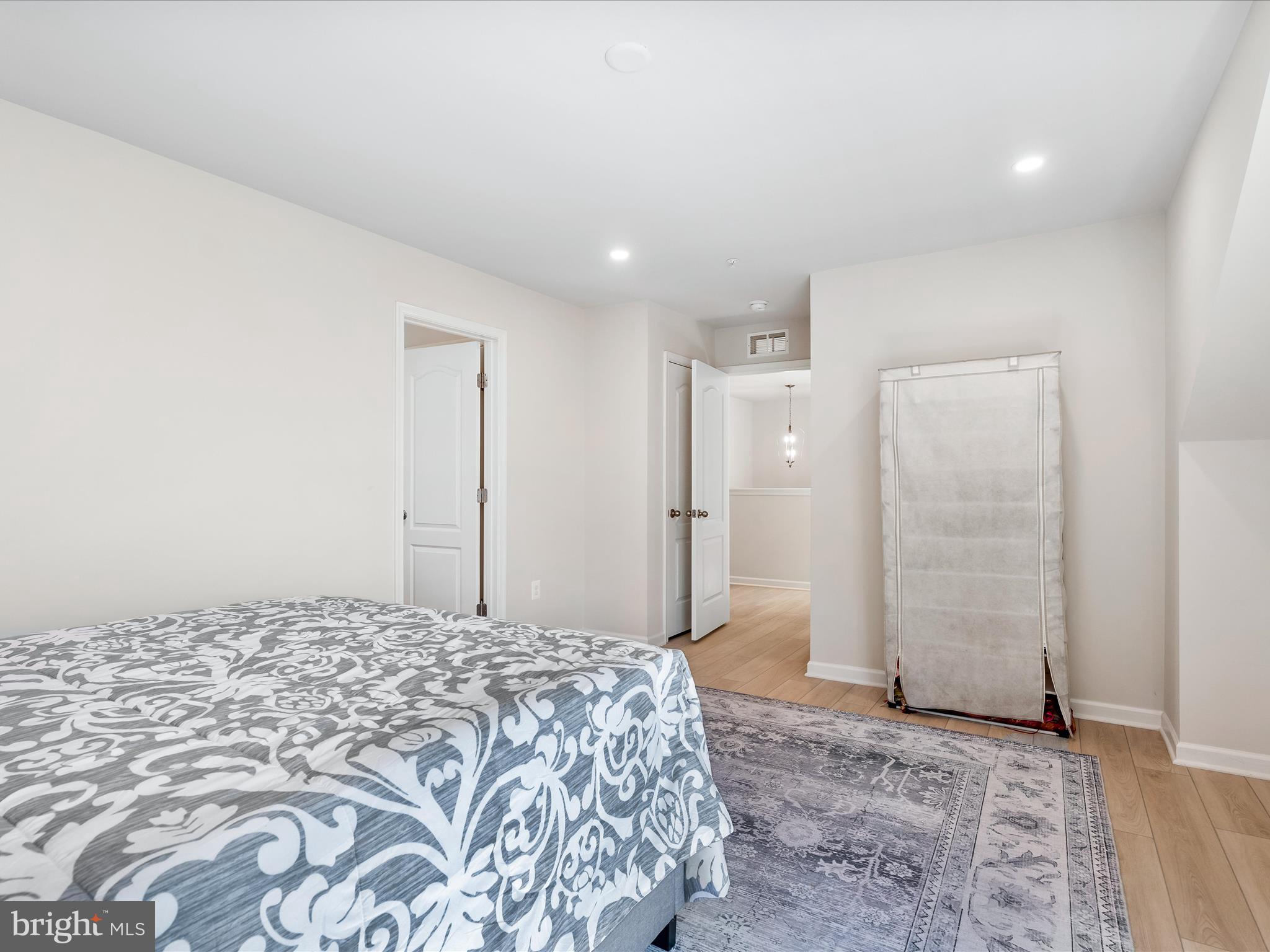 CABIN BRANCH - Residential